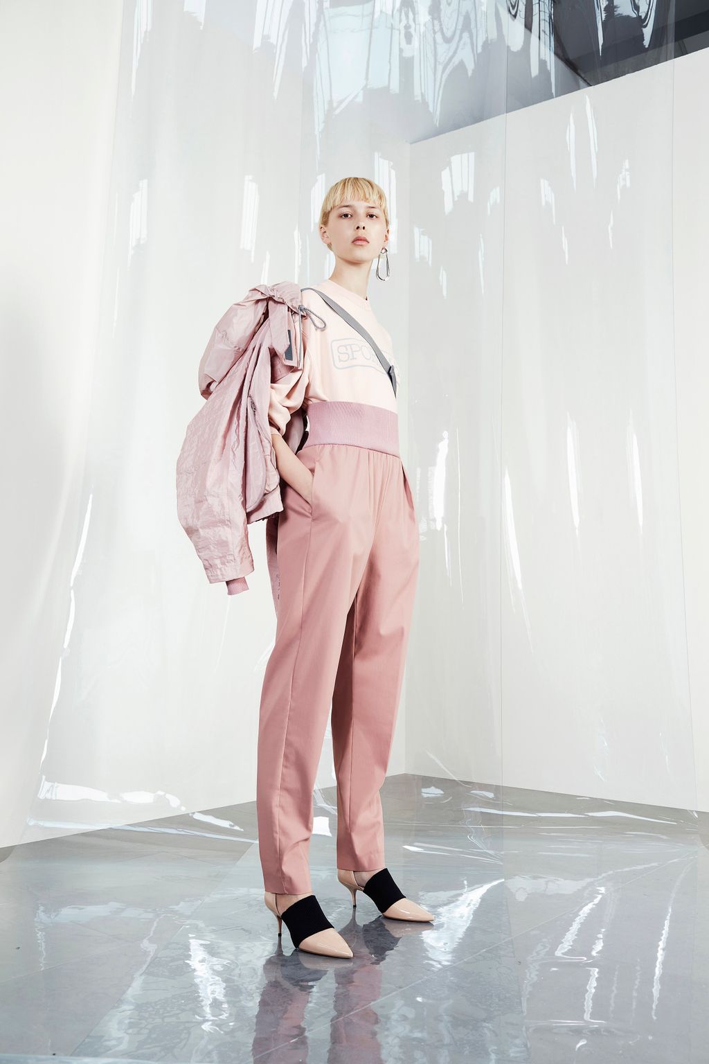 Fashion Week Milan Resort 2018 look 21 from the Sportmax collection 女装