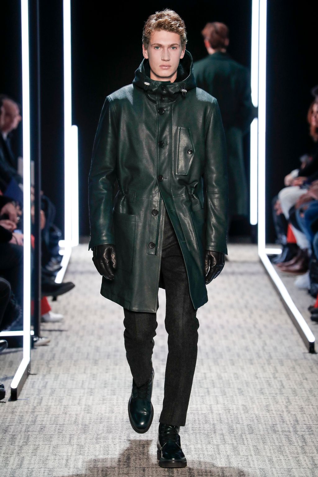 Fashion Week Paris Fall/Winter 2017 look 21 from the Cerruti 1881 collection 男装
