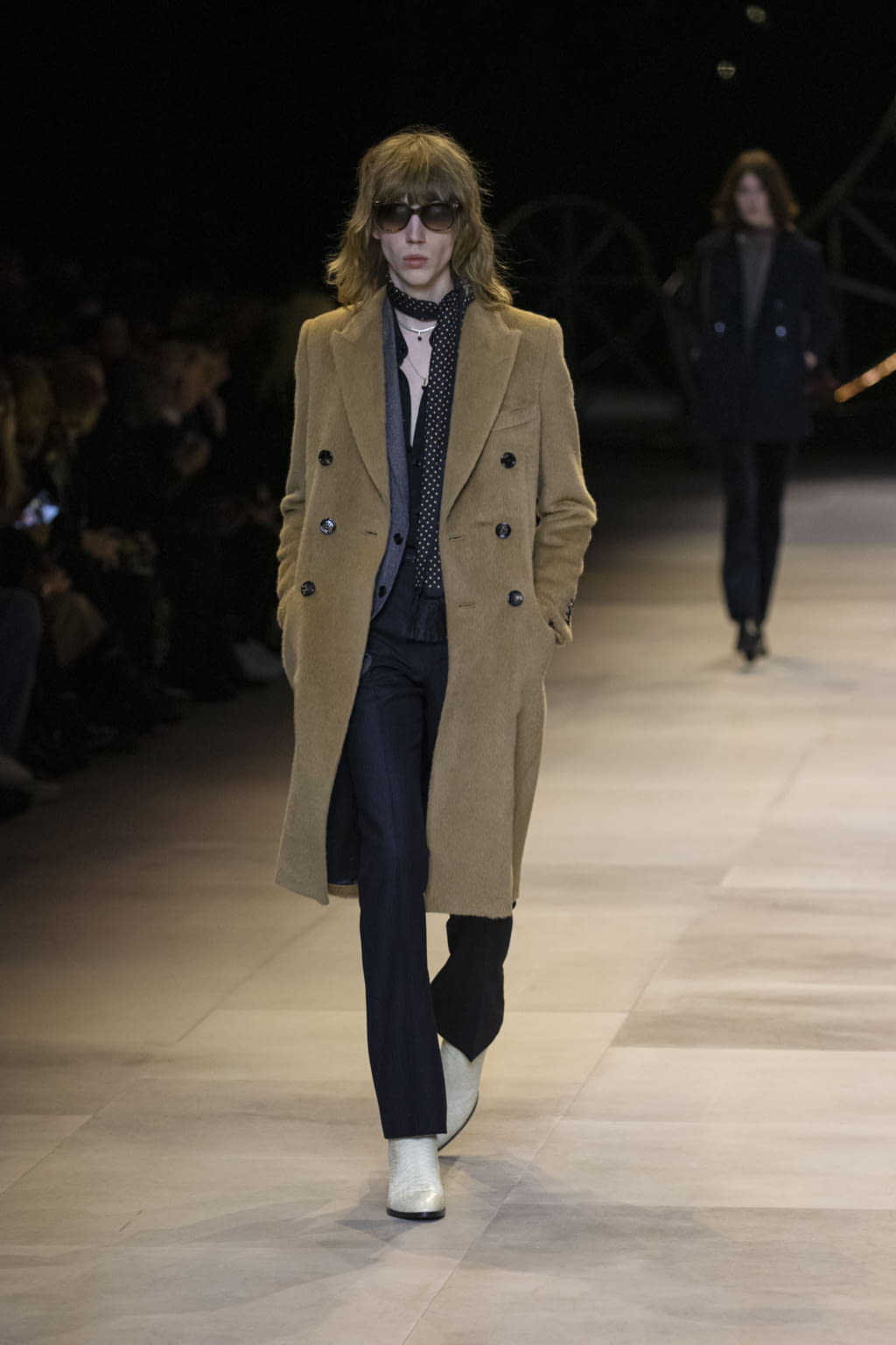 Fashion Week Paris Fall/Winter 2020 look 21 from the Celine collection 女装
