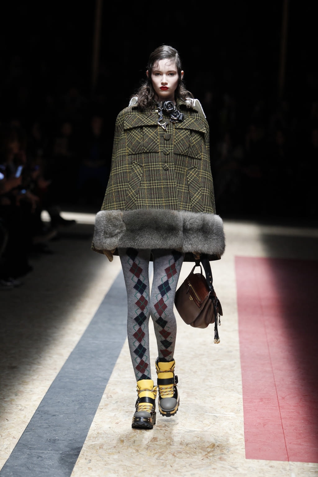 Fashion Week Milan Fall/Winter 2016 look 21 from the Prada collection 女装