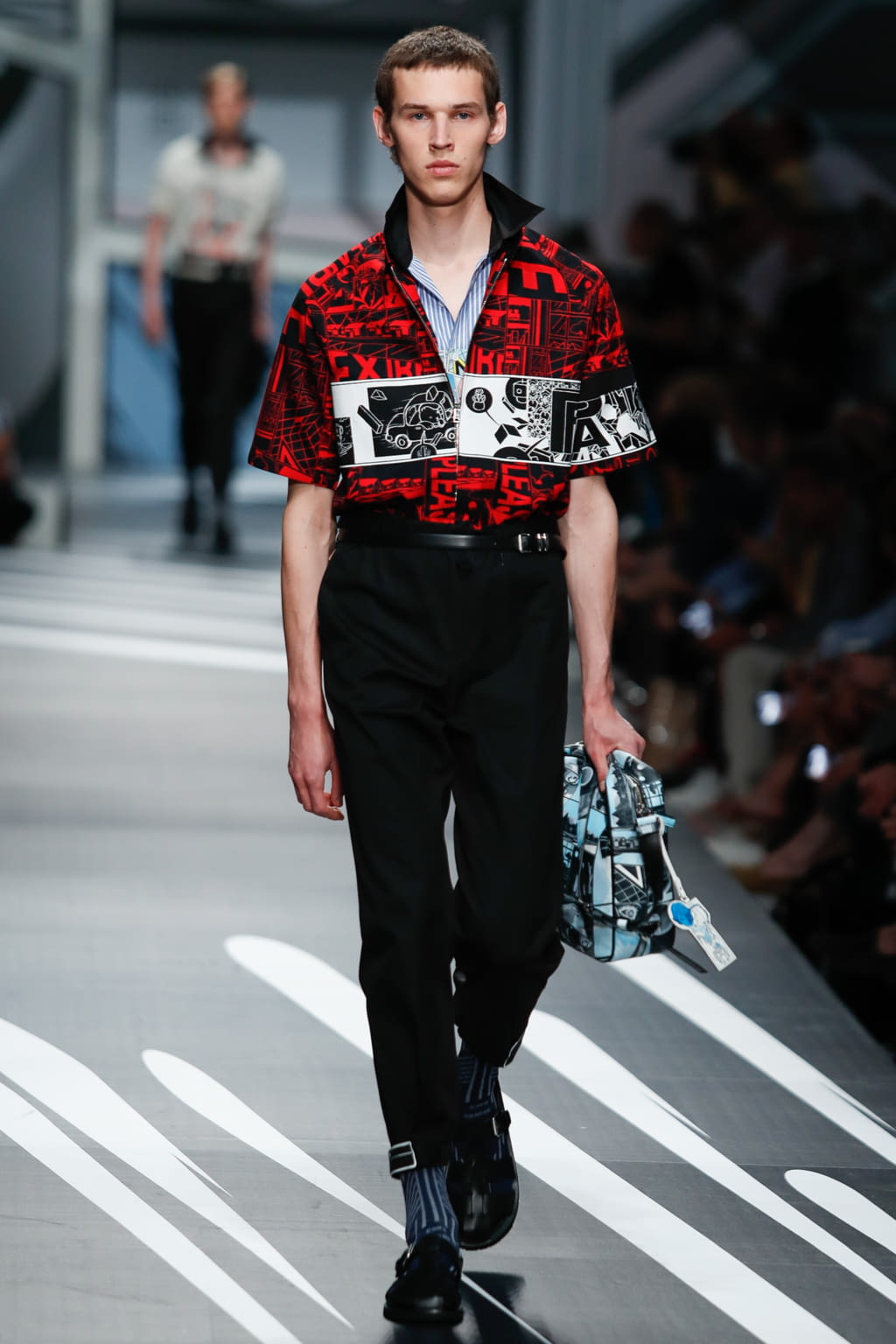 Fashion Week Milan Spring/Summer 2018 look 21 from the Prada collection 男装