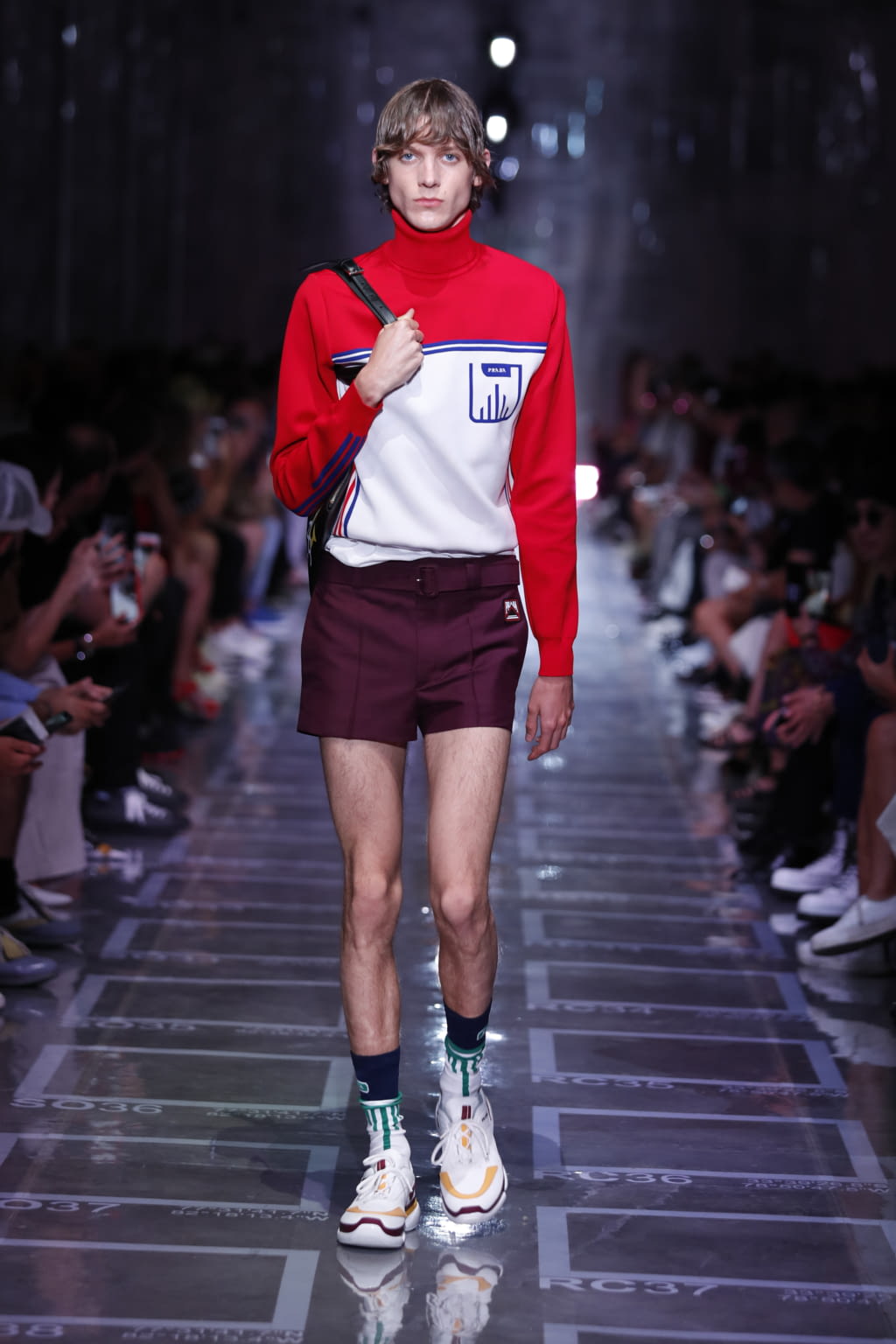 Fashion Week Milan Spring/Summer 2019 look 21 from the Prada collection menswear