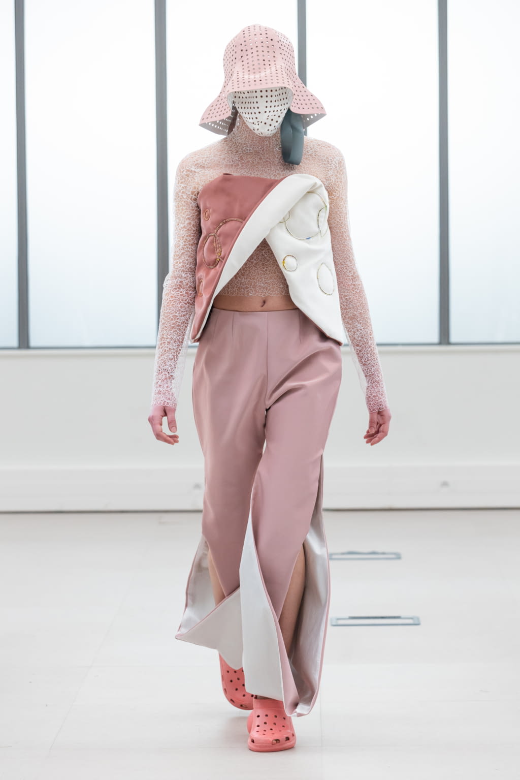 Fashion Week Paris Fall/Winter 2022 look 210 from the IFM PARIS collection womenswear