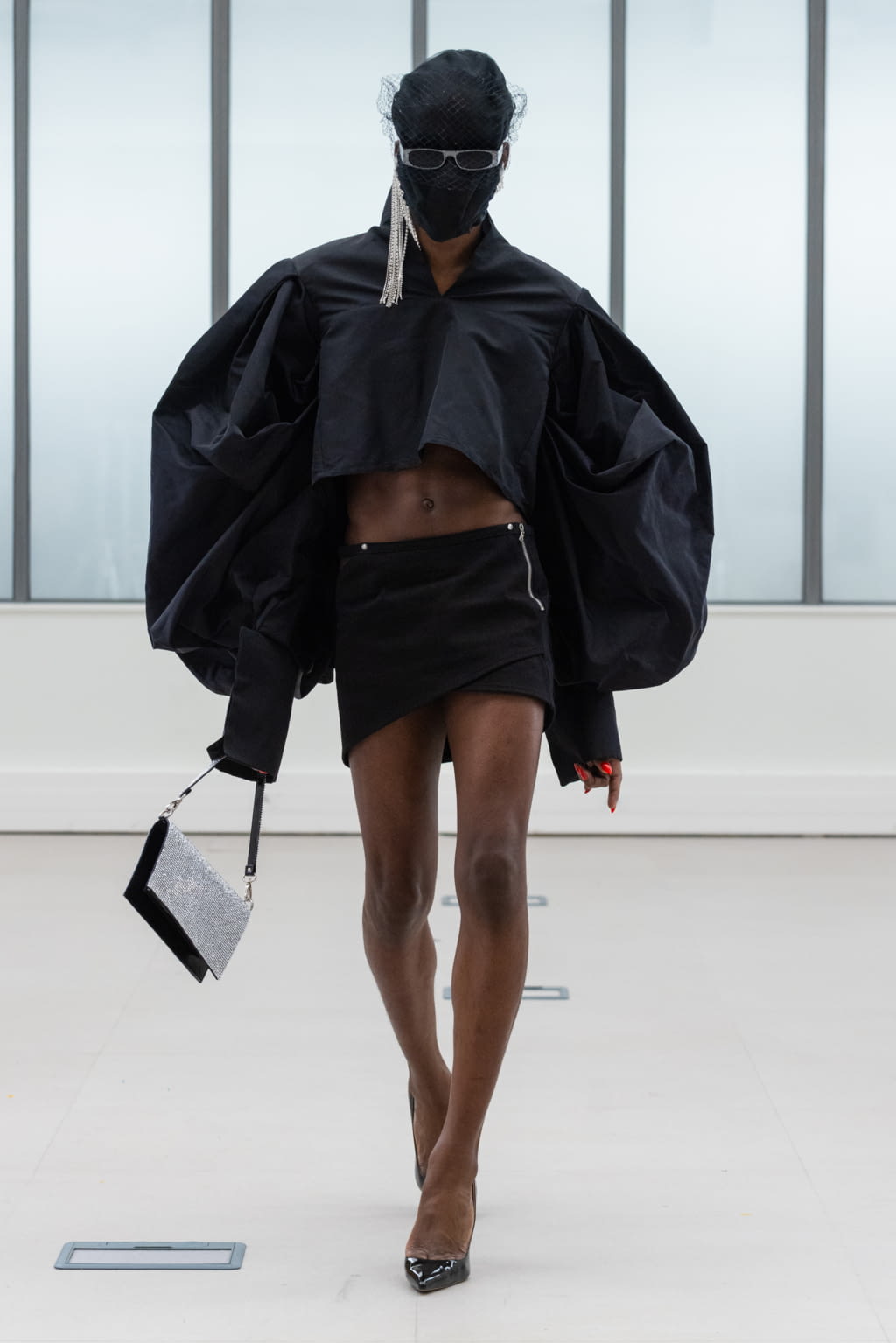 Fashion Week Paris Fall/Winter 2022 look 211 from the IFM PARIS collection womenswear
