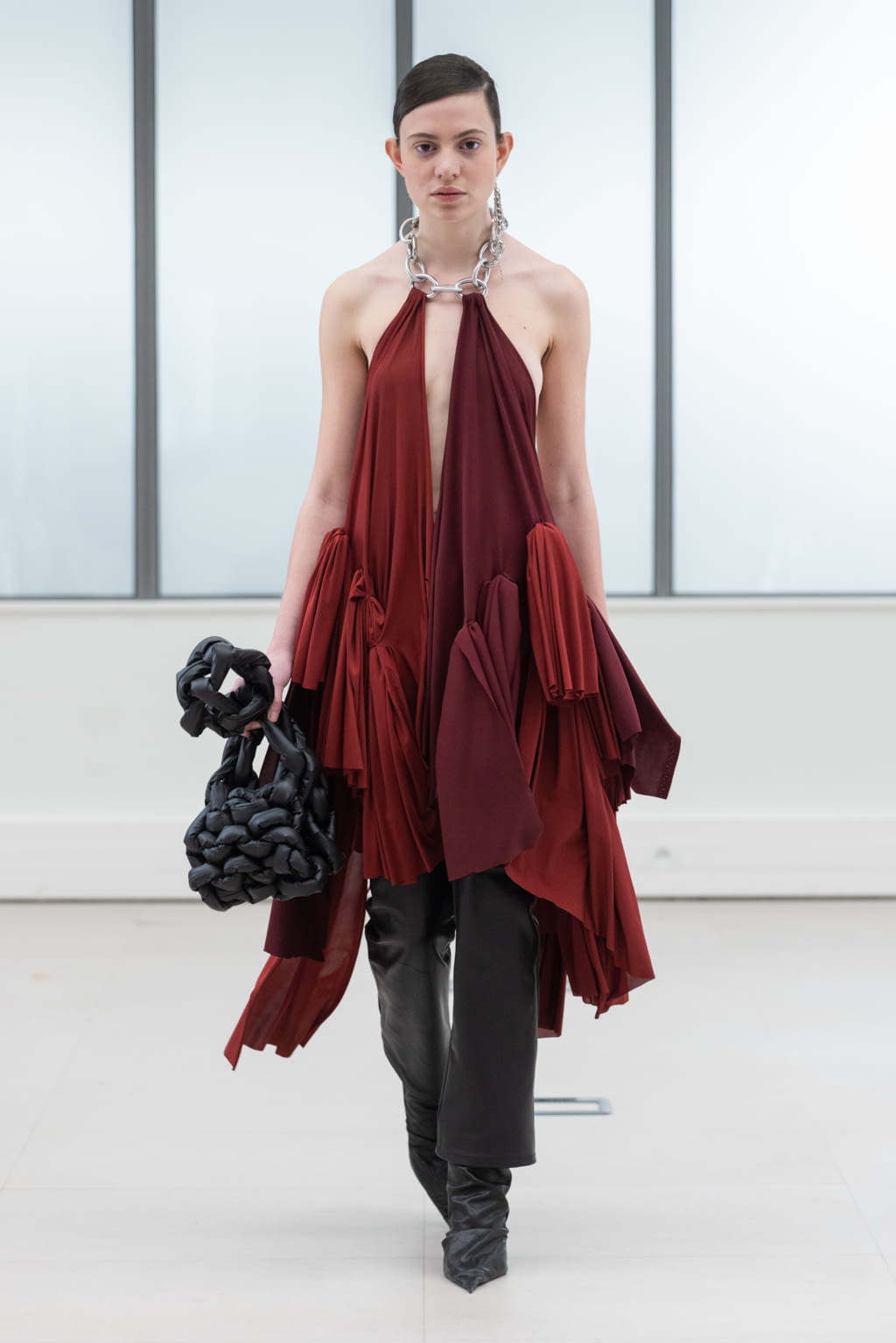 Fashion Week Paris Fall/Winter 2022 look 213 from the IFM PARIS collection 女装