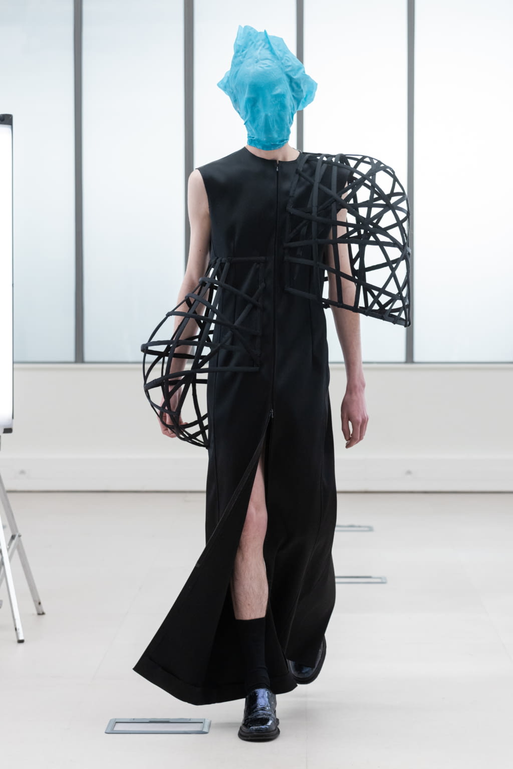 Fashion Week Paris Fall/Winter 2022 look 215 from the IFM PARIS collection womenswear