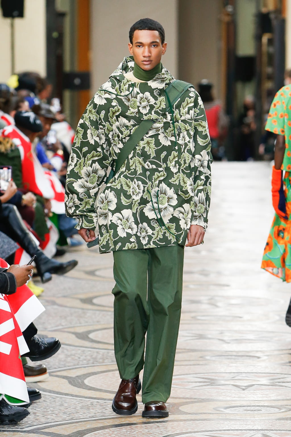 Fashion Week Paris Fall/Winter 2022 look 22 from the Kenzo collection menswear