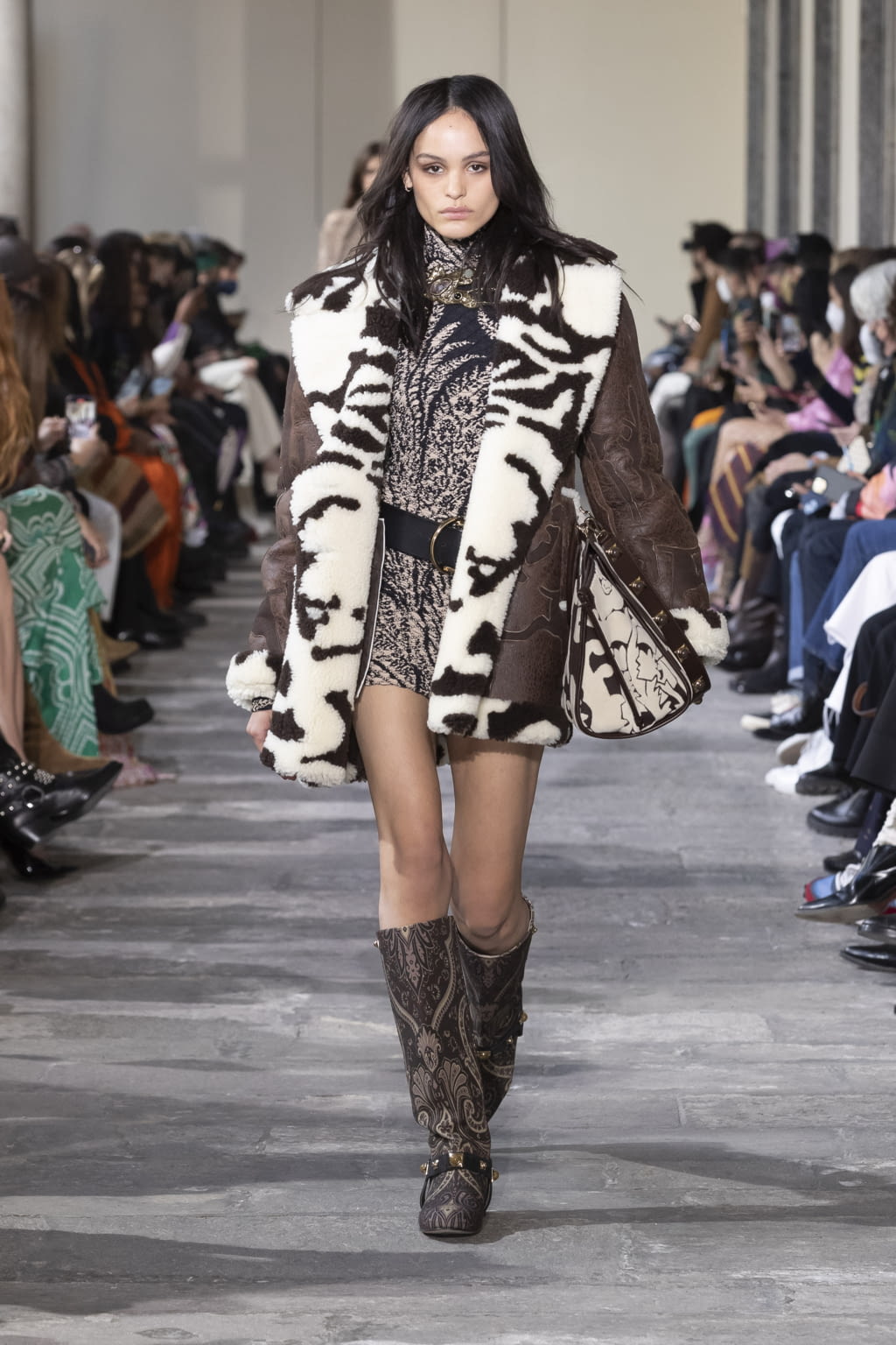 Fashion Week Milan Fall/Winter 2022 look 22 from the Etro collection womenswear