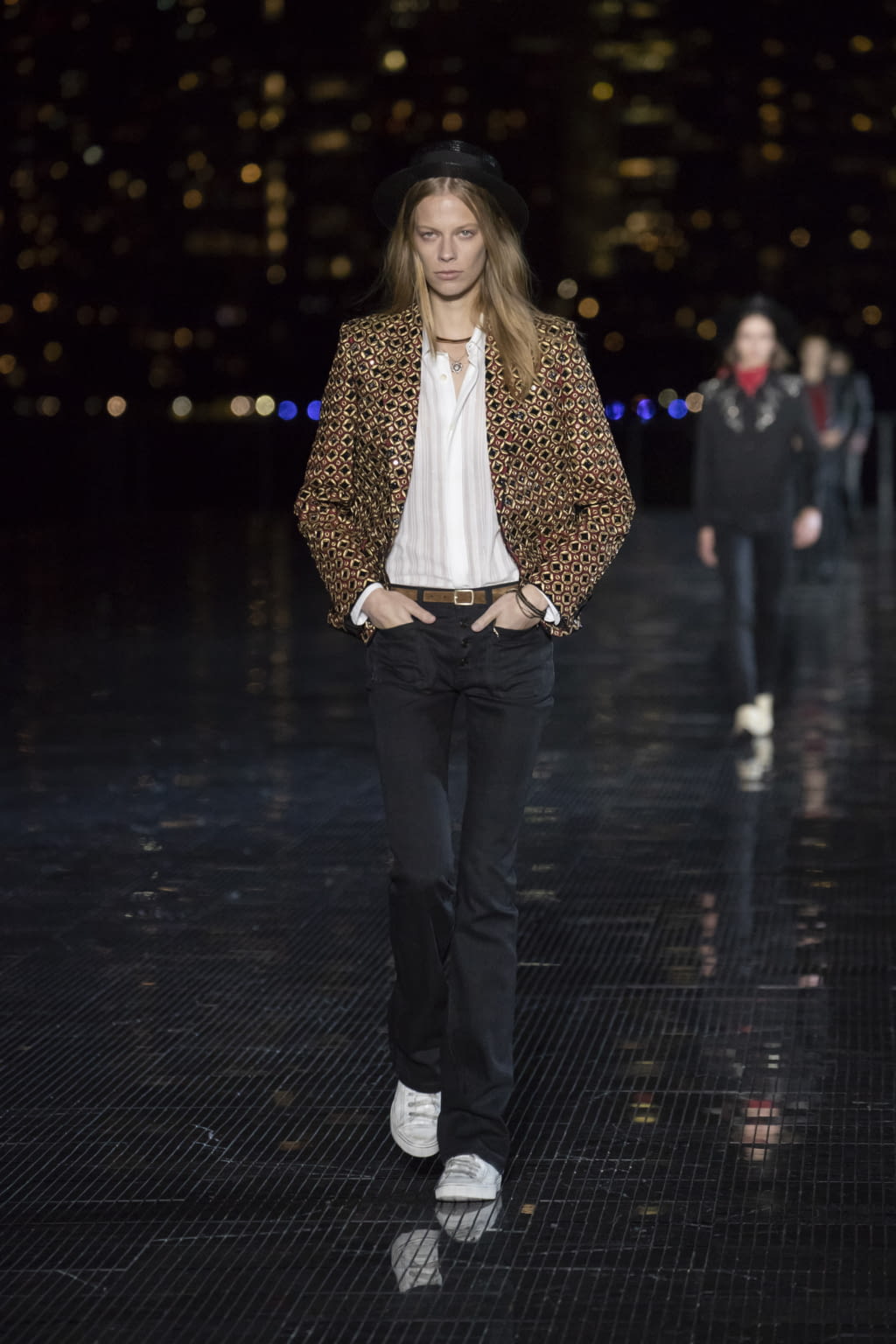 Fashion Week New York Spring/Summer 2019 look 21 from the Saint Laurent collection 男装