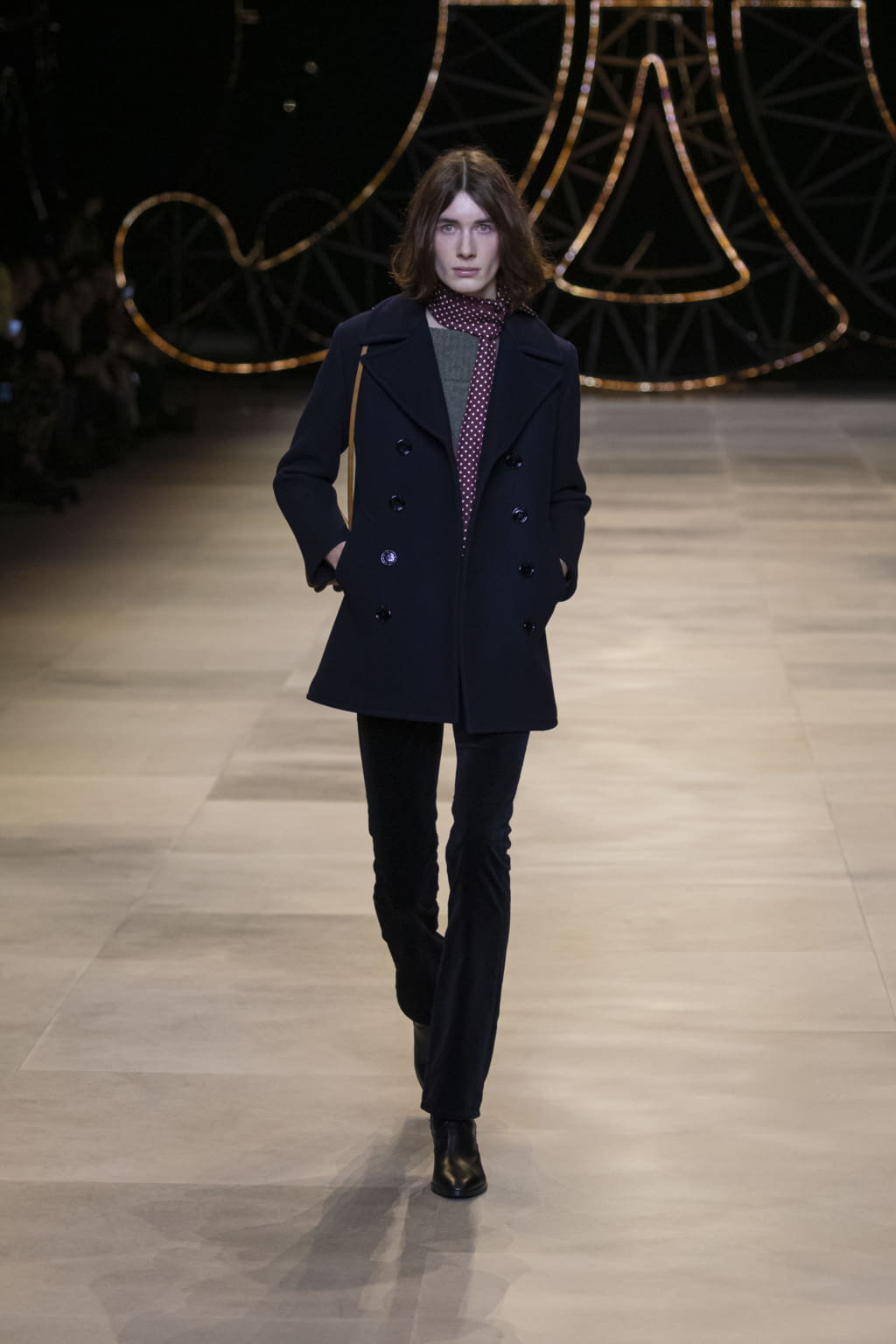 Fashion Week Paris Fall/Winter 2020 look 22 from the Celine collection 女装