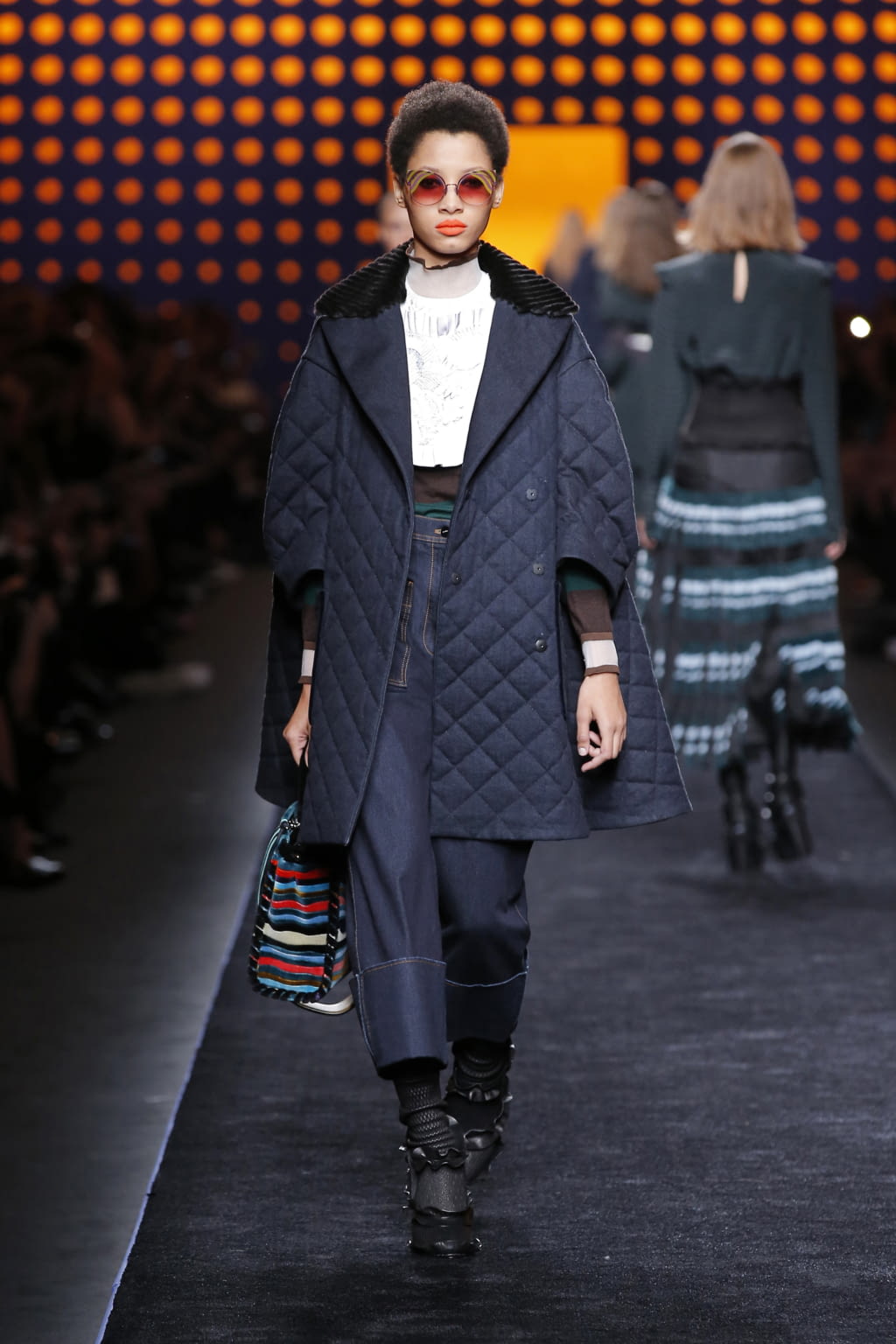 Fashion Week Milan Fall/Winter 2016 look 22 from the Fendi collection womenswear