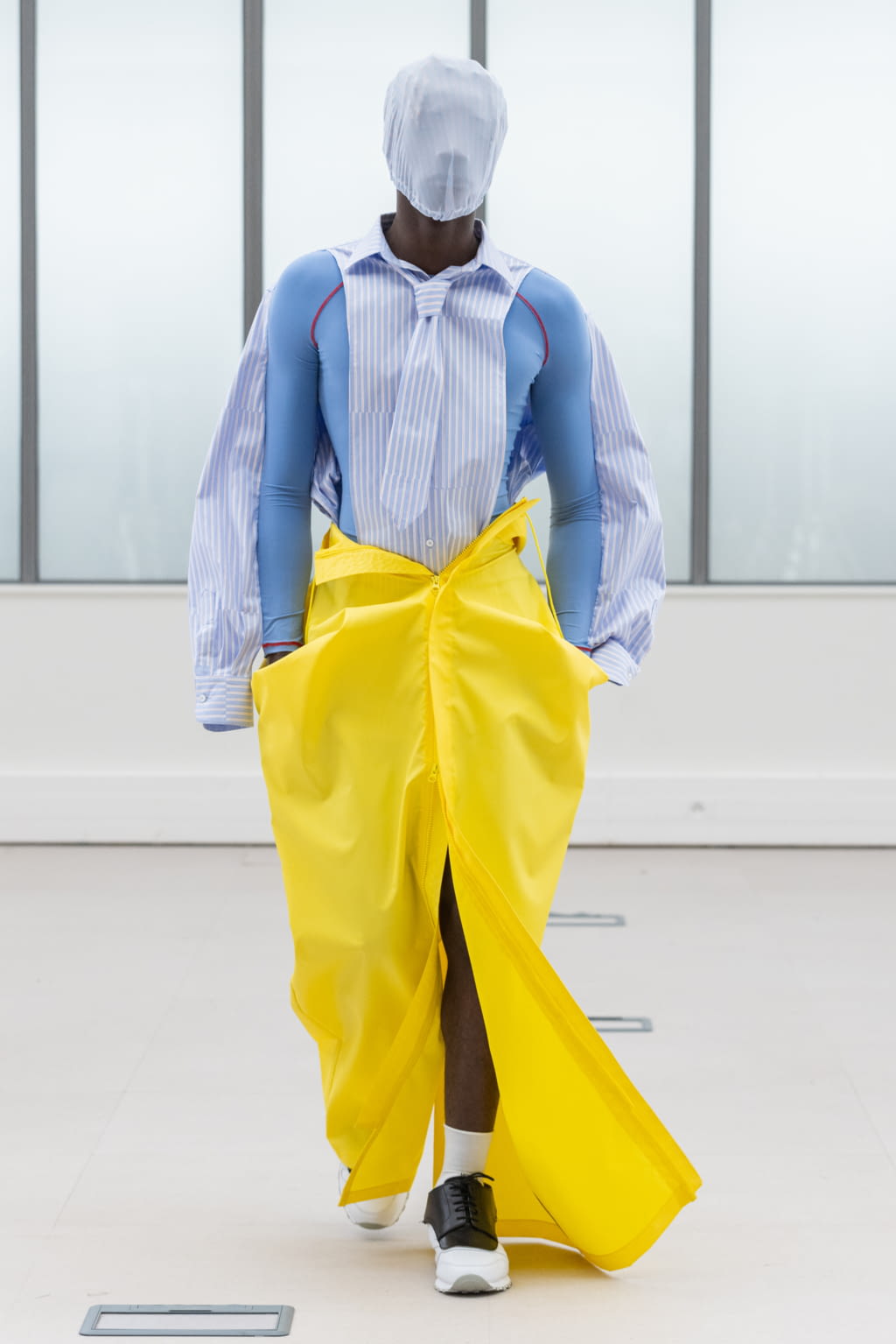 Fashion Week Paris Fall/Winter 2022 look 22 from the IFM PARIS collection womenswear