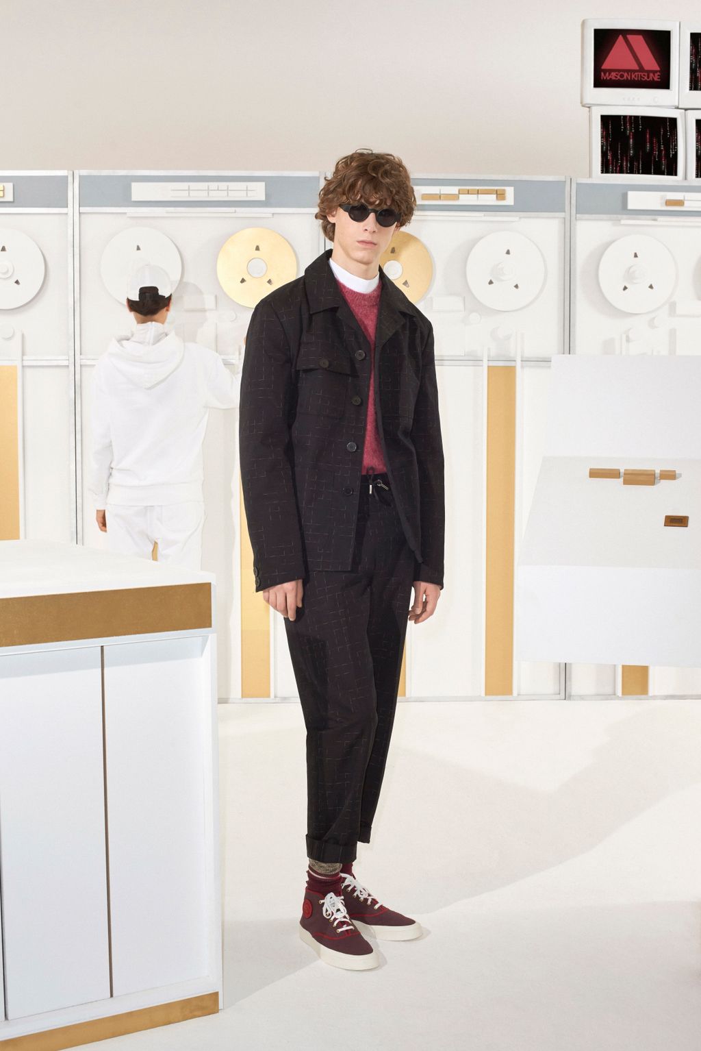 Fashion Week Paris Fall/Winter 2018 look 22 from the Maison Kitsuné collection 男装