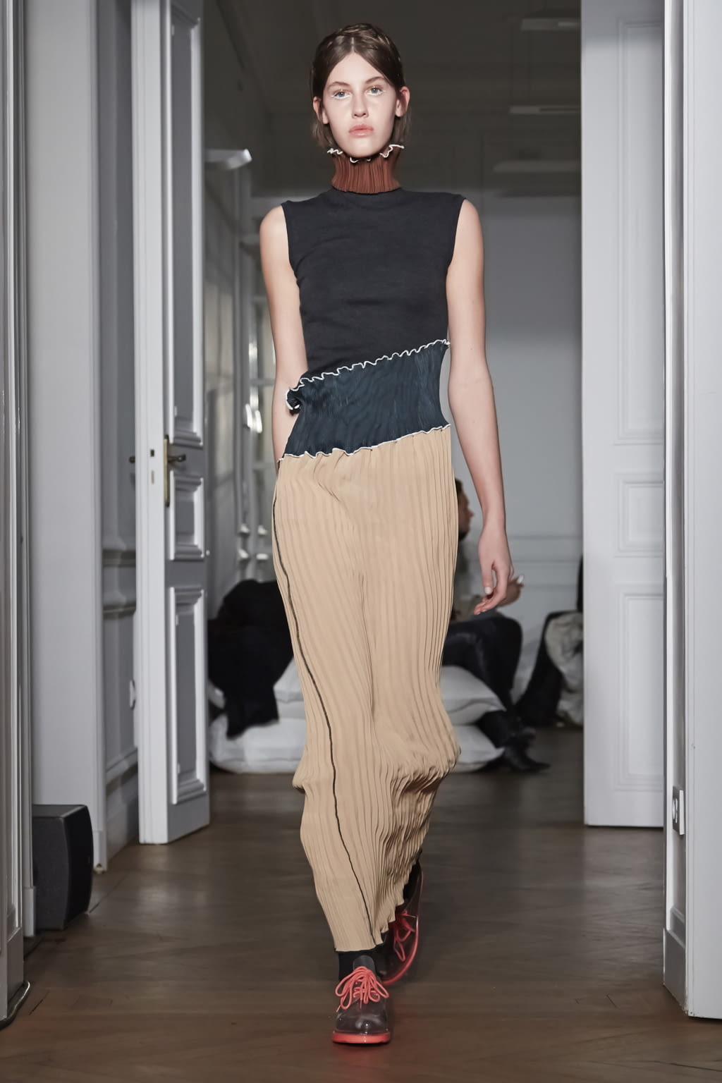 Fashion Week Paris Fall/Winter 2016 look 22 de la collection Peet Dullaert womenswear
