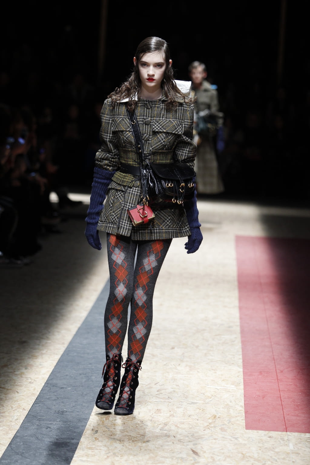 Fashion Week Milan Fall/Winter 2016 look 22 from the Prada collection 女装