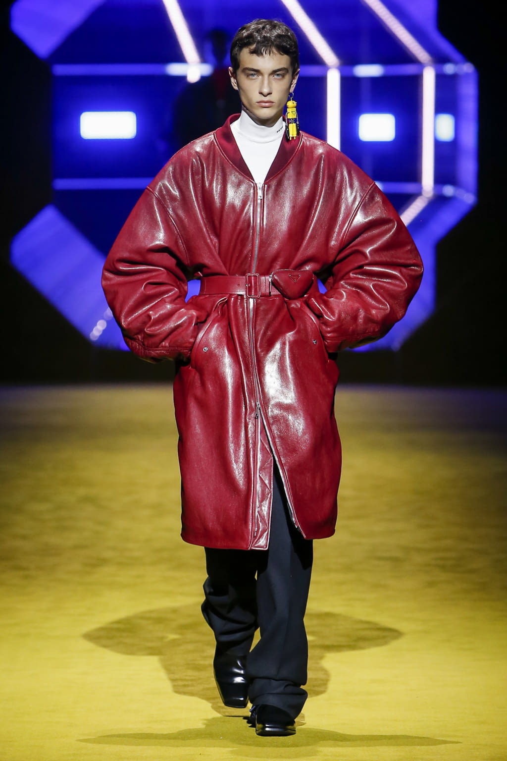 Fashion Week Milan Fall/Winter 2022 look 22 from the Prada collection menswear
