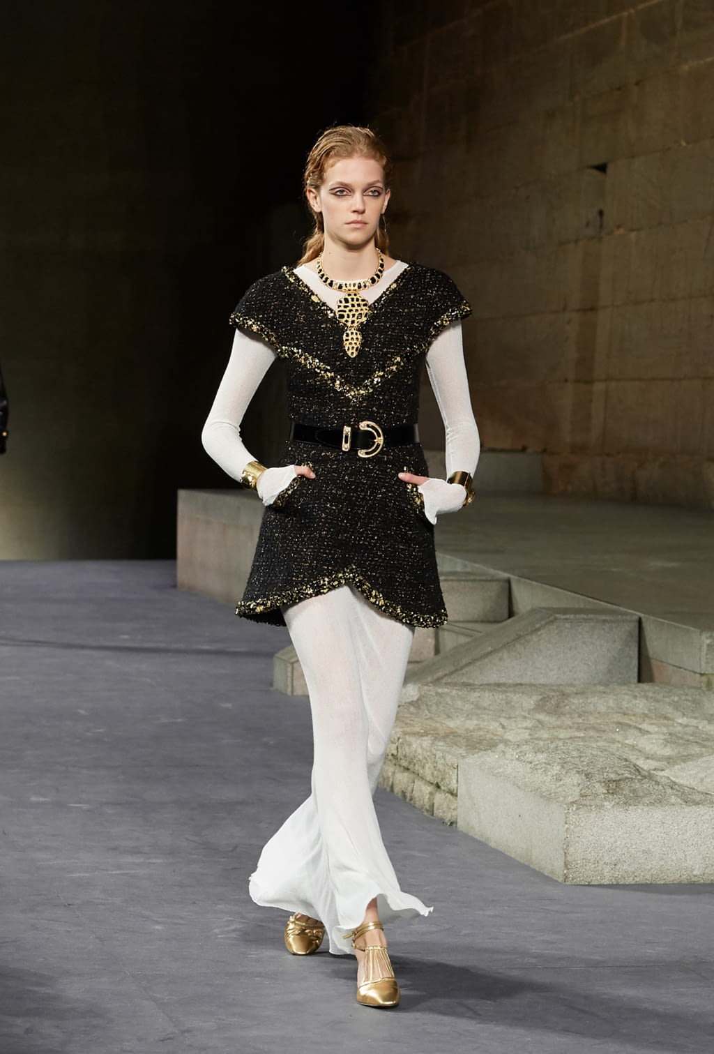 Fashion Week New York Pre-Fall 2019 look 22 from the Chanel collection womenswear