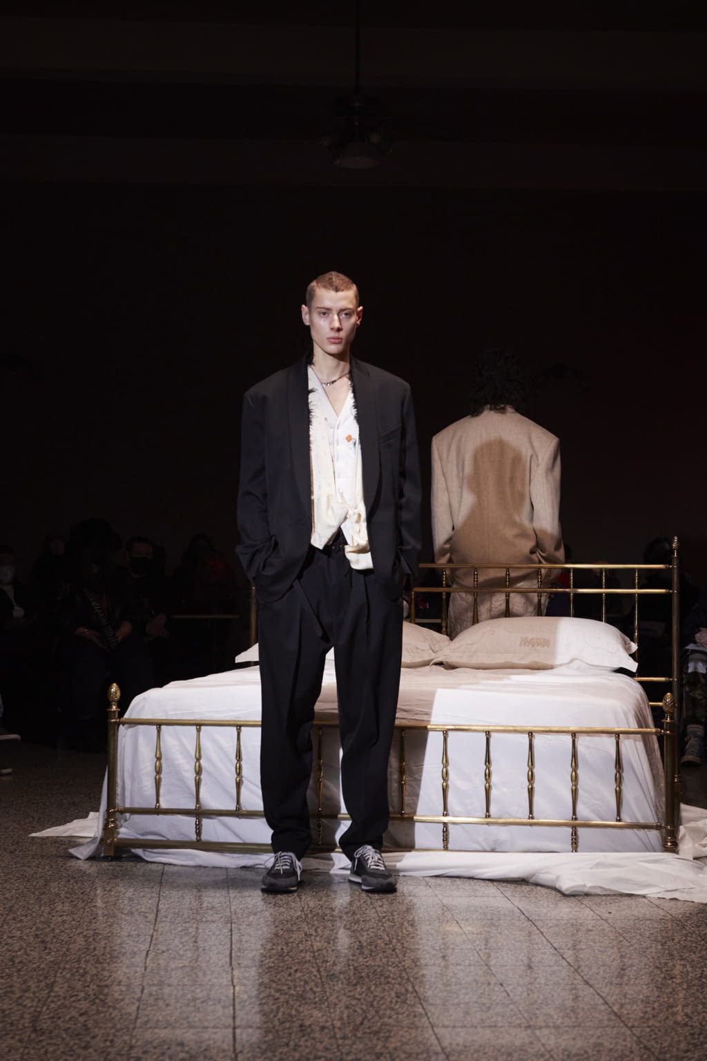 Fashion Week Milan Fall/Winter 2022 look 28 from the Magliano collection 男装