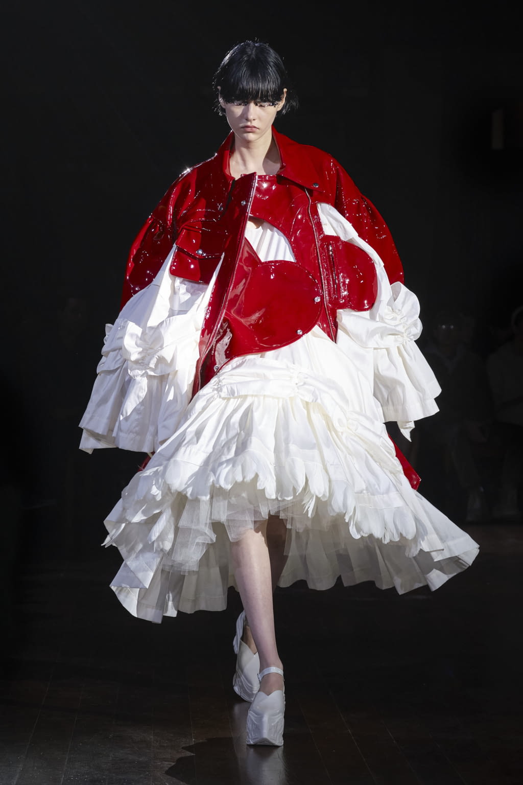 Fashion Week London Fall/Winter 2022 look 40 from the Simone Rocha collection womenswear