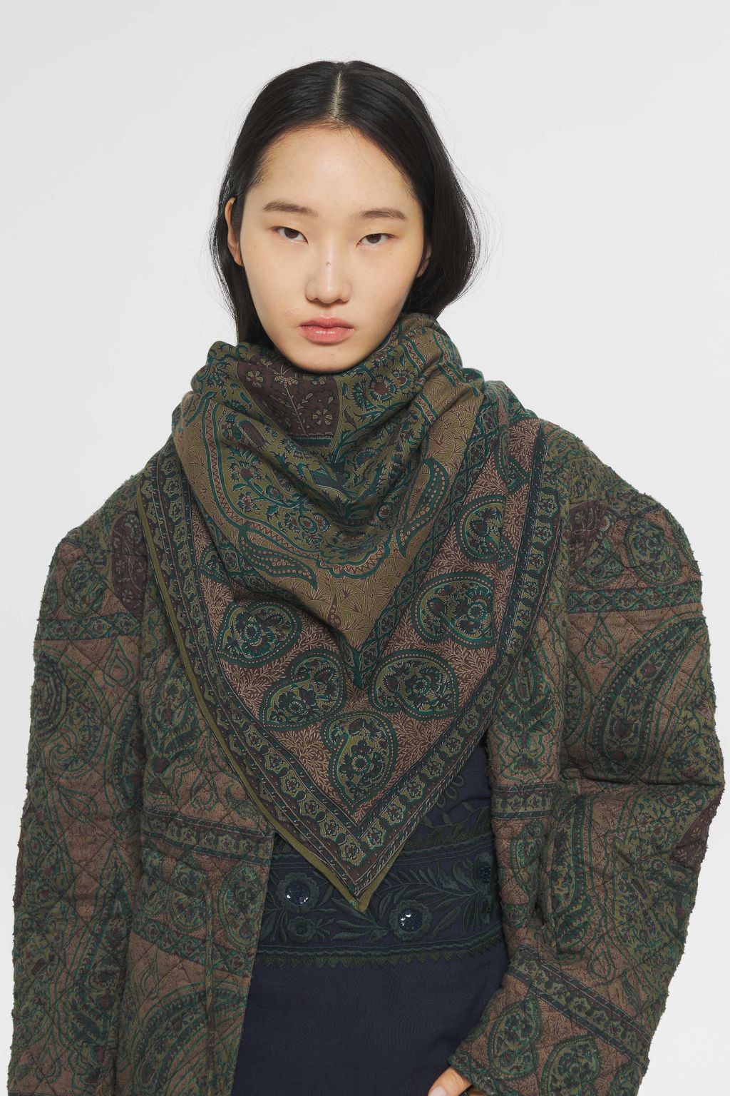 Fashion Week Paris Fall/Winter 2024 look 22 de la collection Antik Batik womenswear