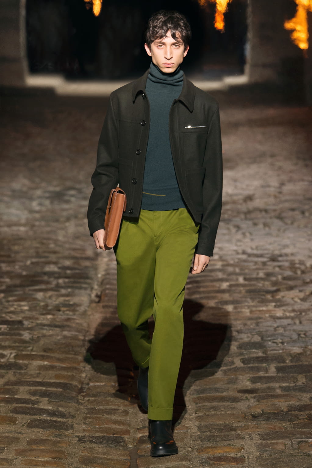 Fashion Week Paris Fall/Winter 2018 look 22 from the Hermès collection menswear