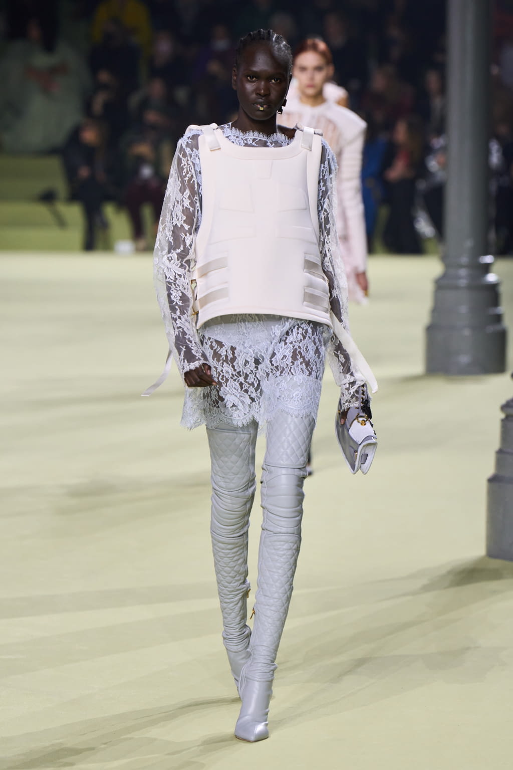 Fashion Week Paris Fall/Winter 2022 look 23 from the Balmain collection womenswear