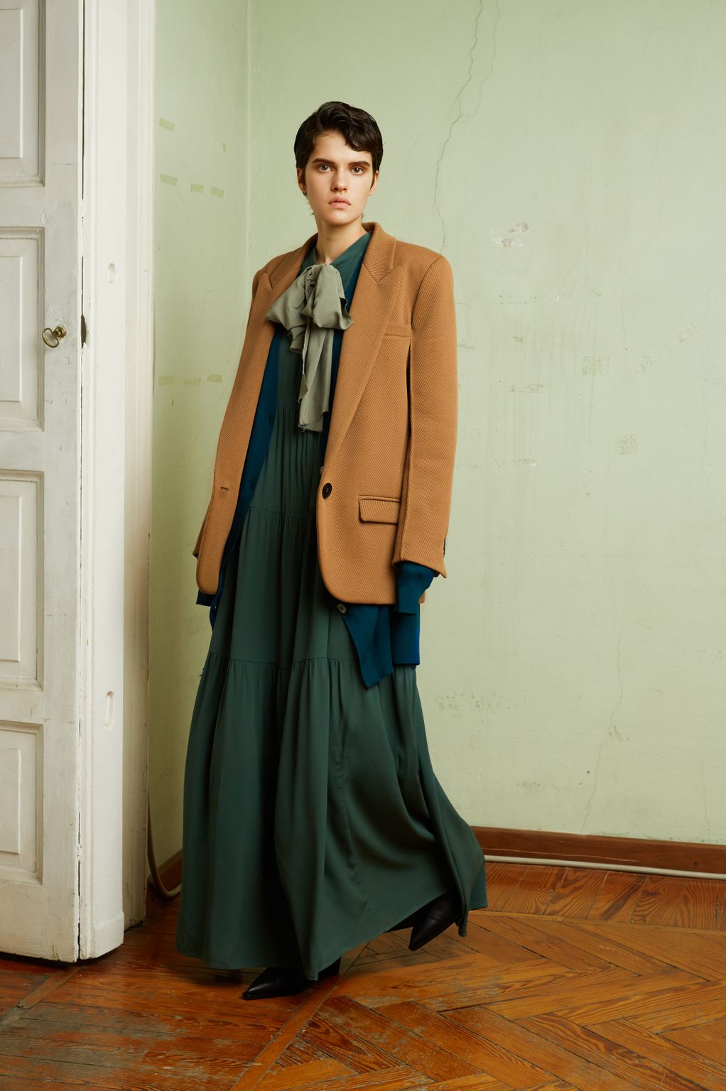 Fashion Week Milan Pre-Fall 2017 look 24 from the Erika Cavallini collection 女装