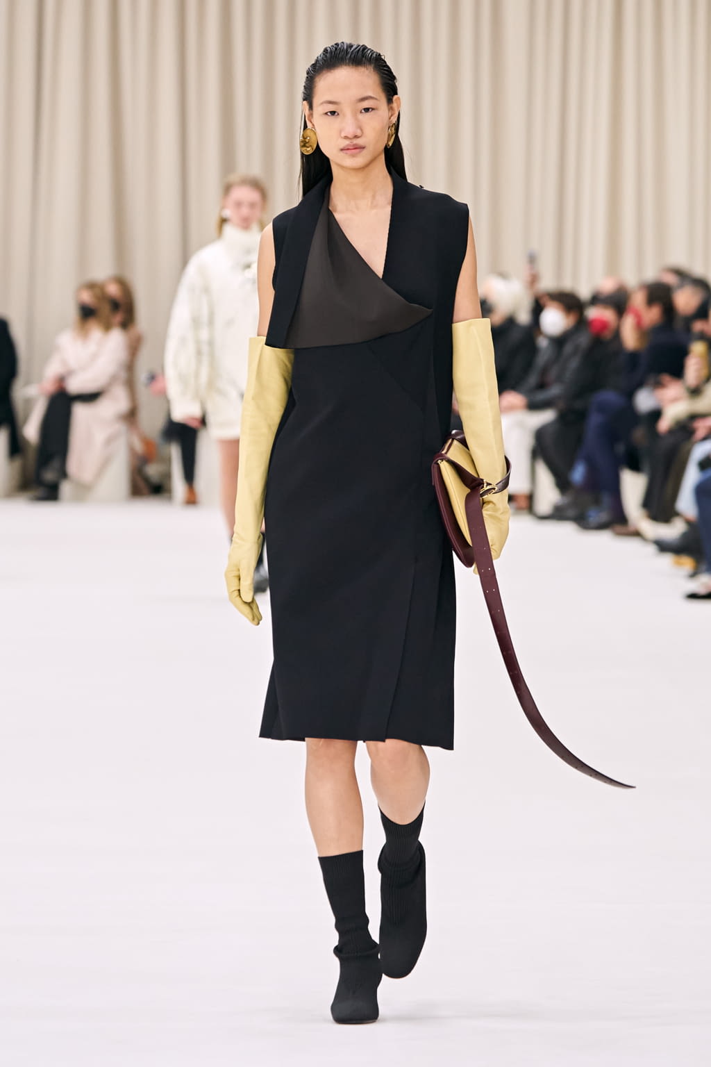 Fashion Week Milan Fall/Winter 2022 look 23 from the Jil Sander collection womenswear