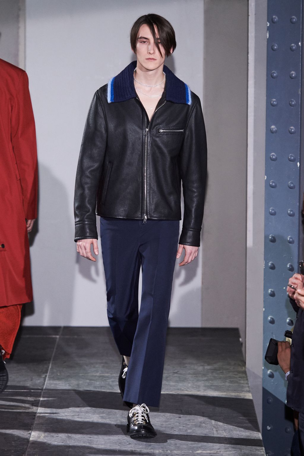 Fashion Week Paris Fall/Winter 2018 look 23 from the Acne Studios collection menswear