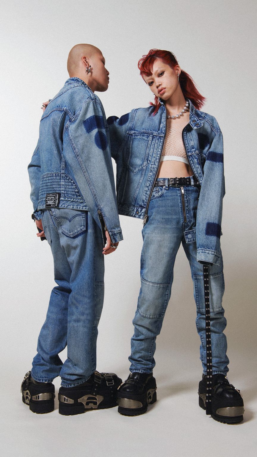 Fashion Week Paris Spring/Summer 2023 look 4 from the LEVI’S® x Ambush collection womenswear