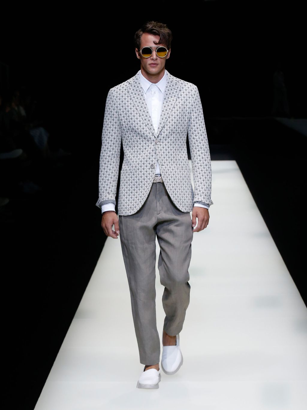 Fashion Week Milan Spring/Summer 2018 look 23 from the Giorgio Armani collection menswear