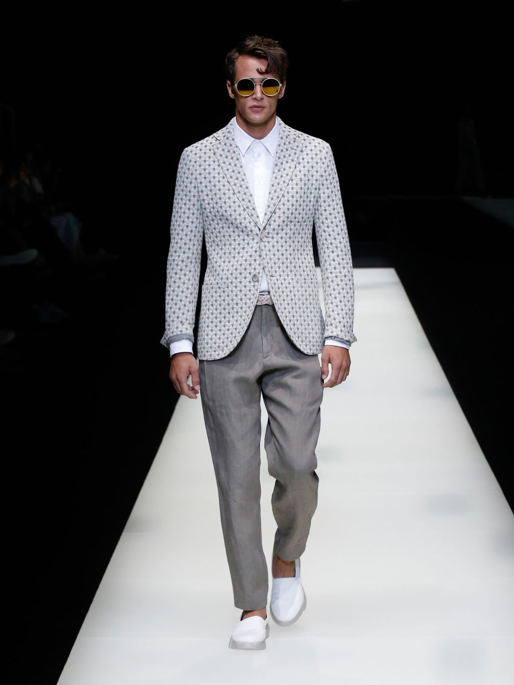 Fashion Week Milan Spring/Summer 2018 look 23 de la collection Giorgio Armani menswear