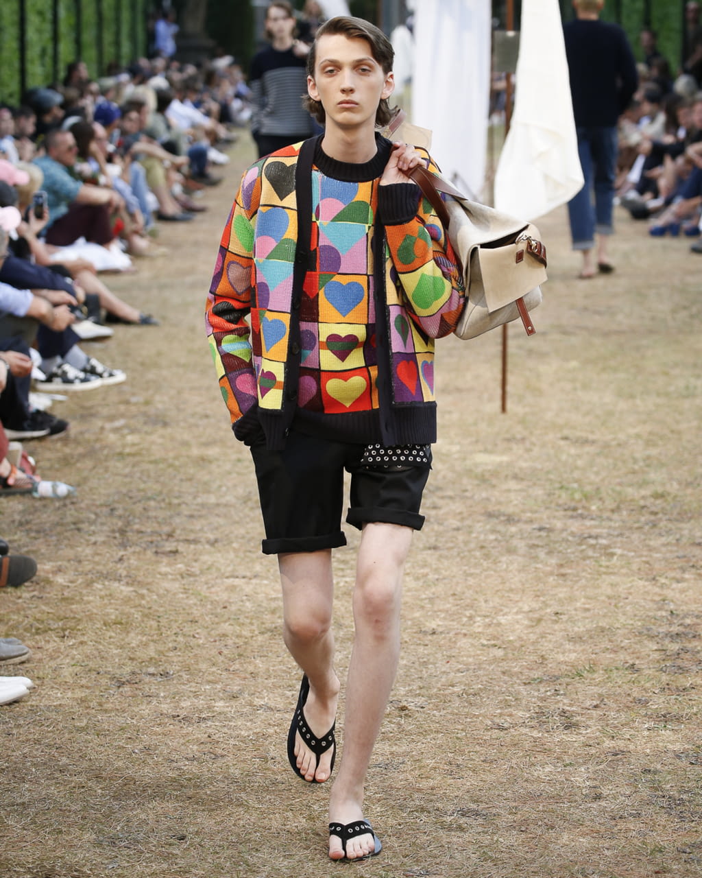 Fashion Week London Spring/Summer 2018 look 24 from the JW Anderson collection 男装