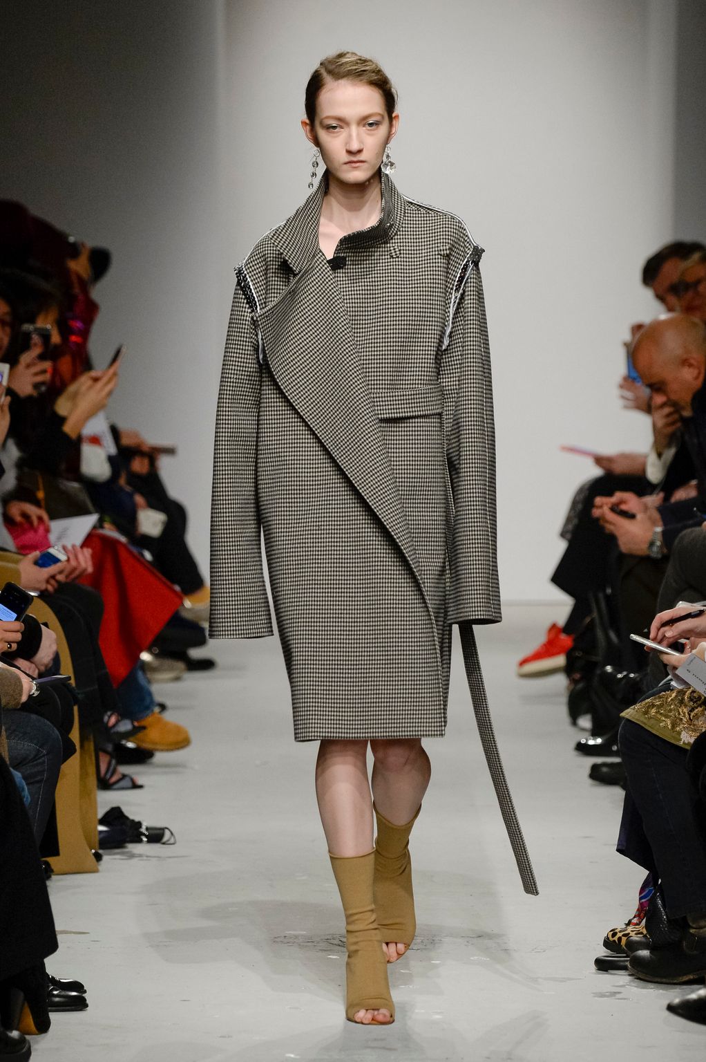 Fashion Week Milan Fall/Winter 2016 look 24 from the Ports 1961 collection womenswear