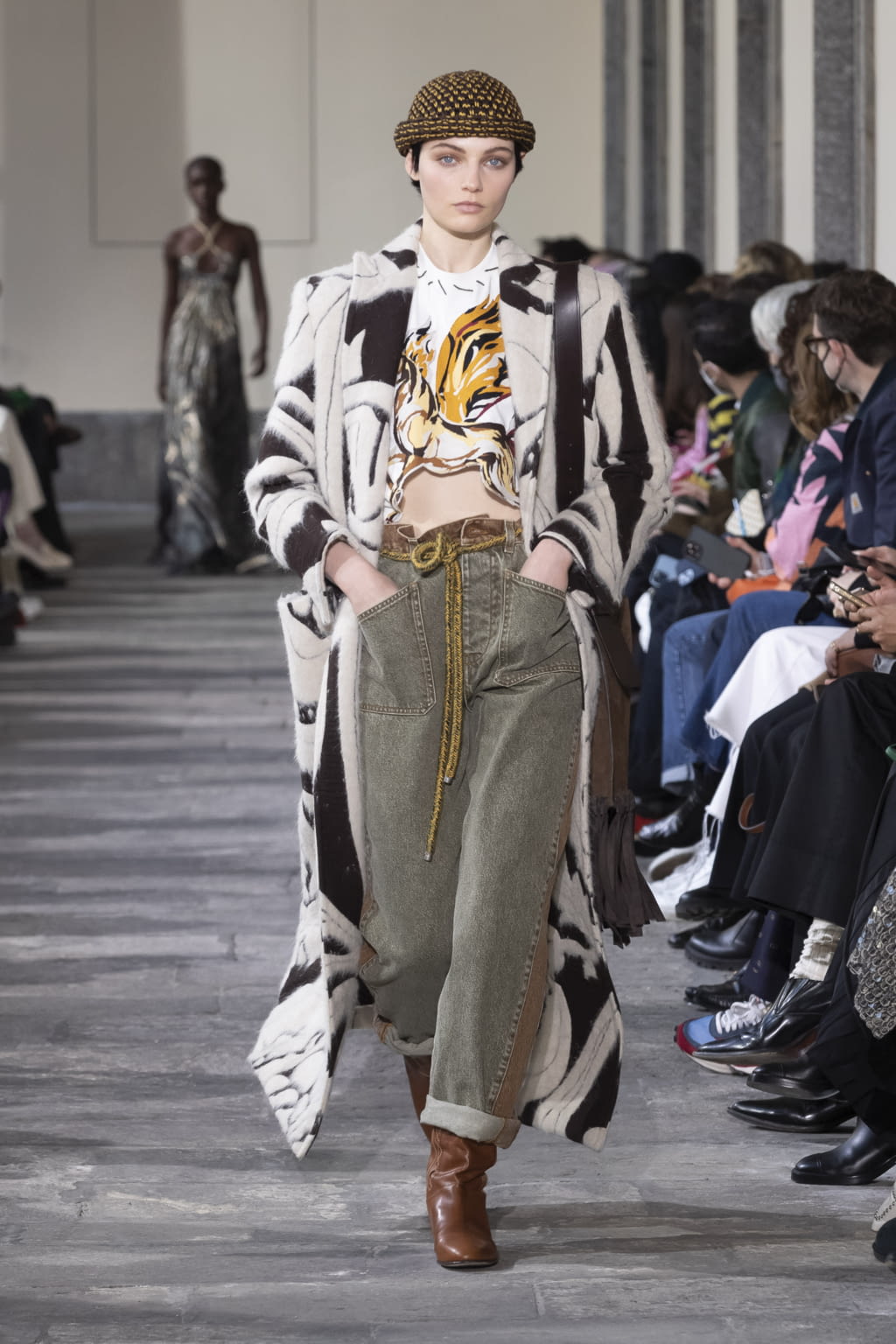 Fashion Week Milan Fall/Winter 2022 look 24 from the Etro collection womenswear