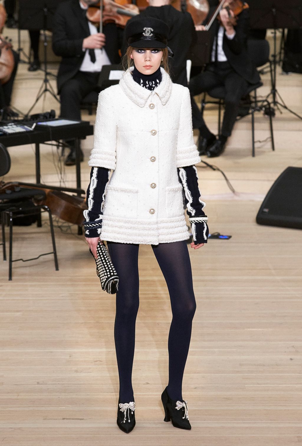 Fashion Week Paris Pre-Fall 2018 look 24 from the Chanel collection womenswear