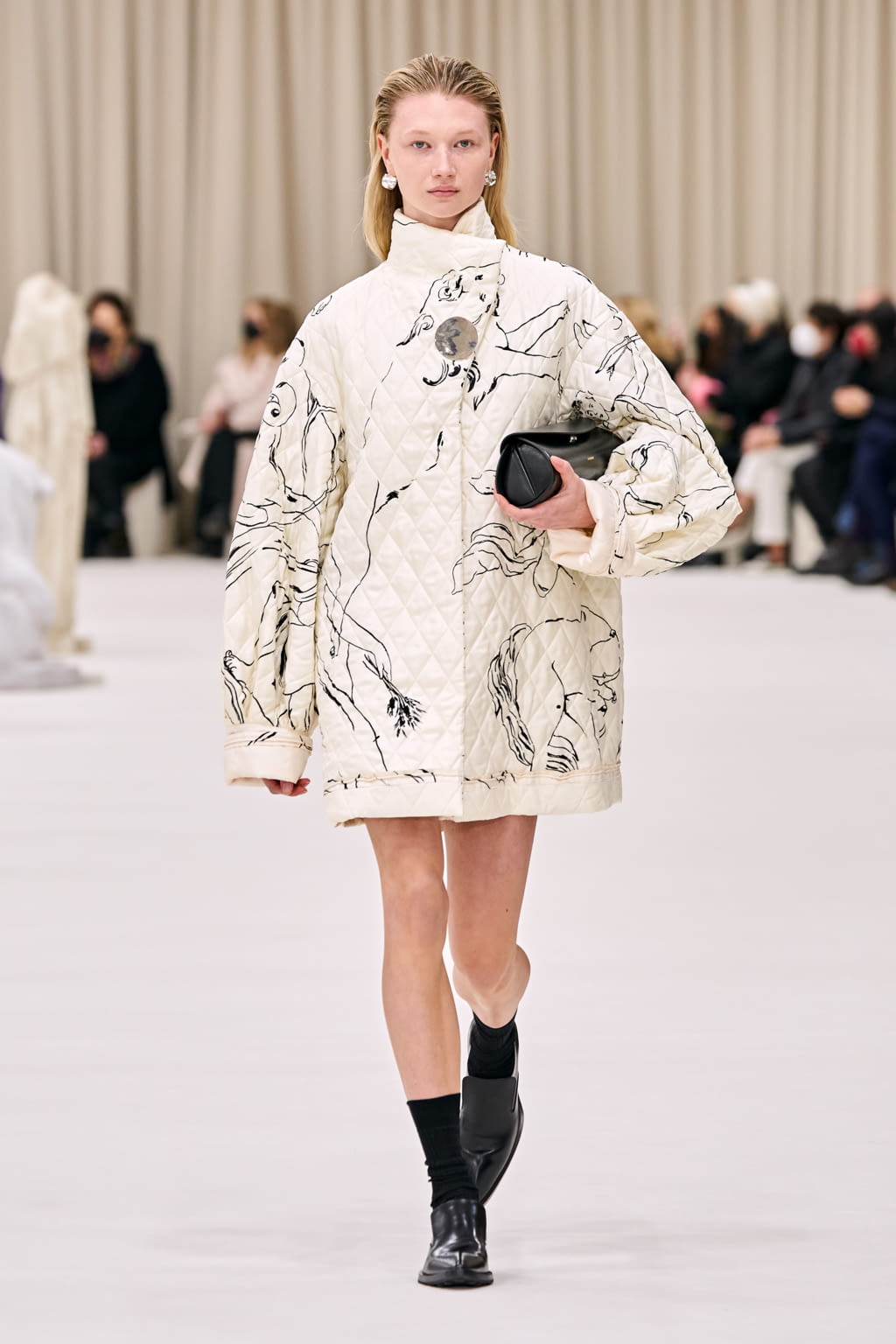 Fashion Week Milan Fall/Winter 2022 look 24 from the Jil Sander collection womenswear