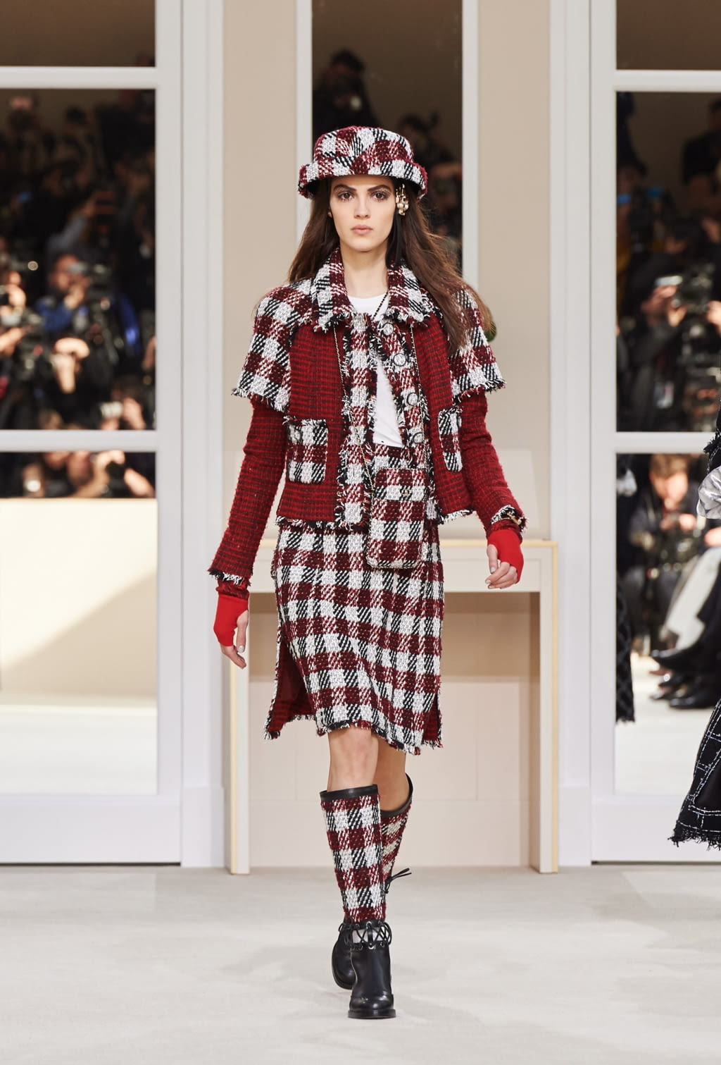Fashion Week Paris Fall/Winter 2016 look 24 from the Chanel collection 女装
