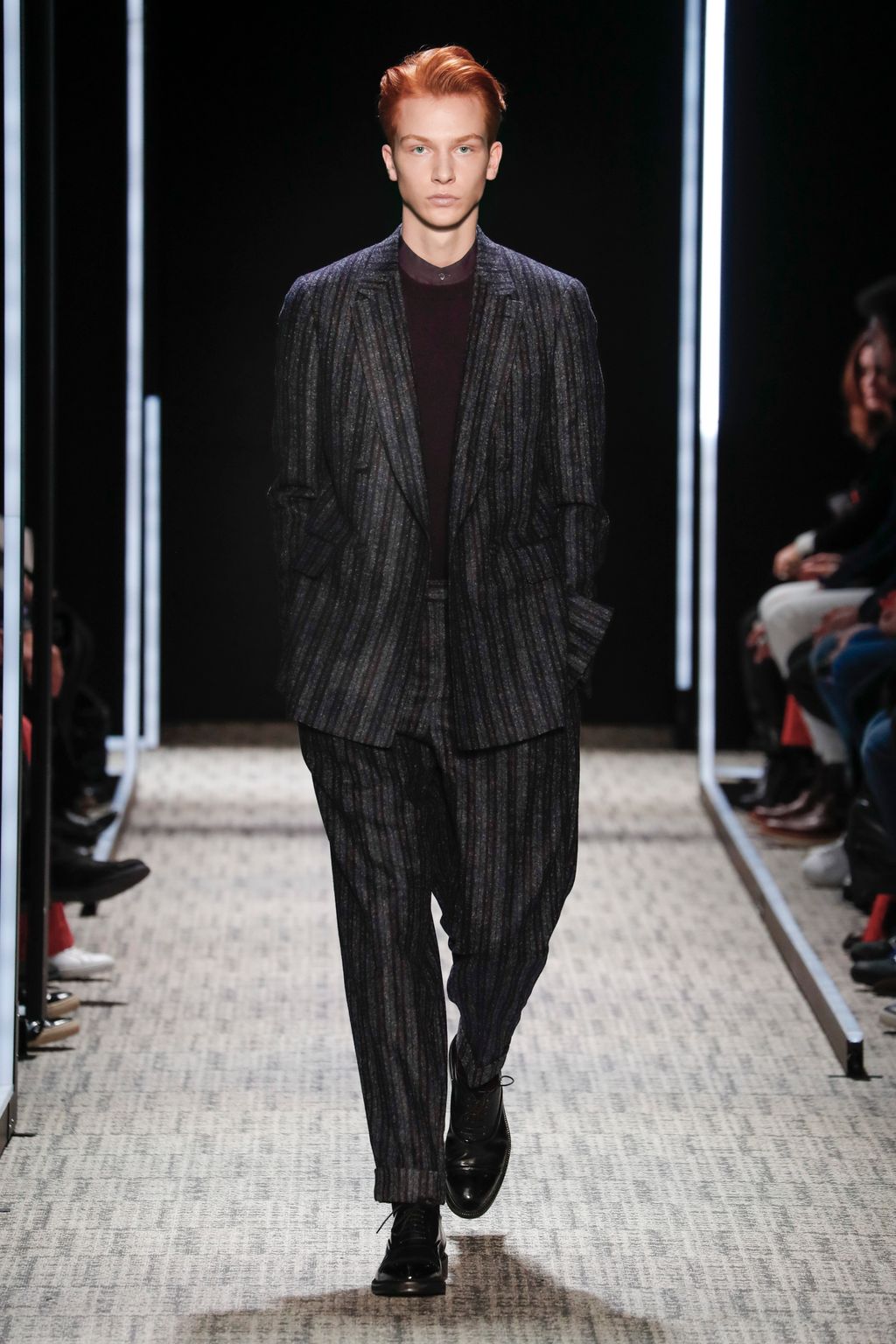 Fashion Week Paris Fall/Winter 2017 look 24 from the Cerruti 1881 collection 男装