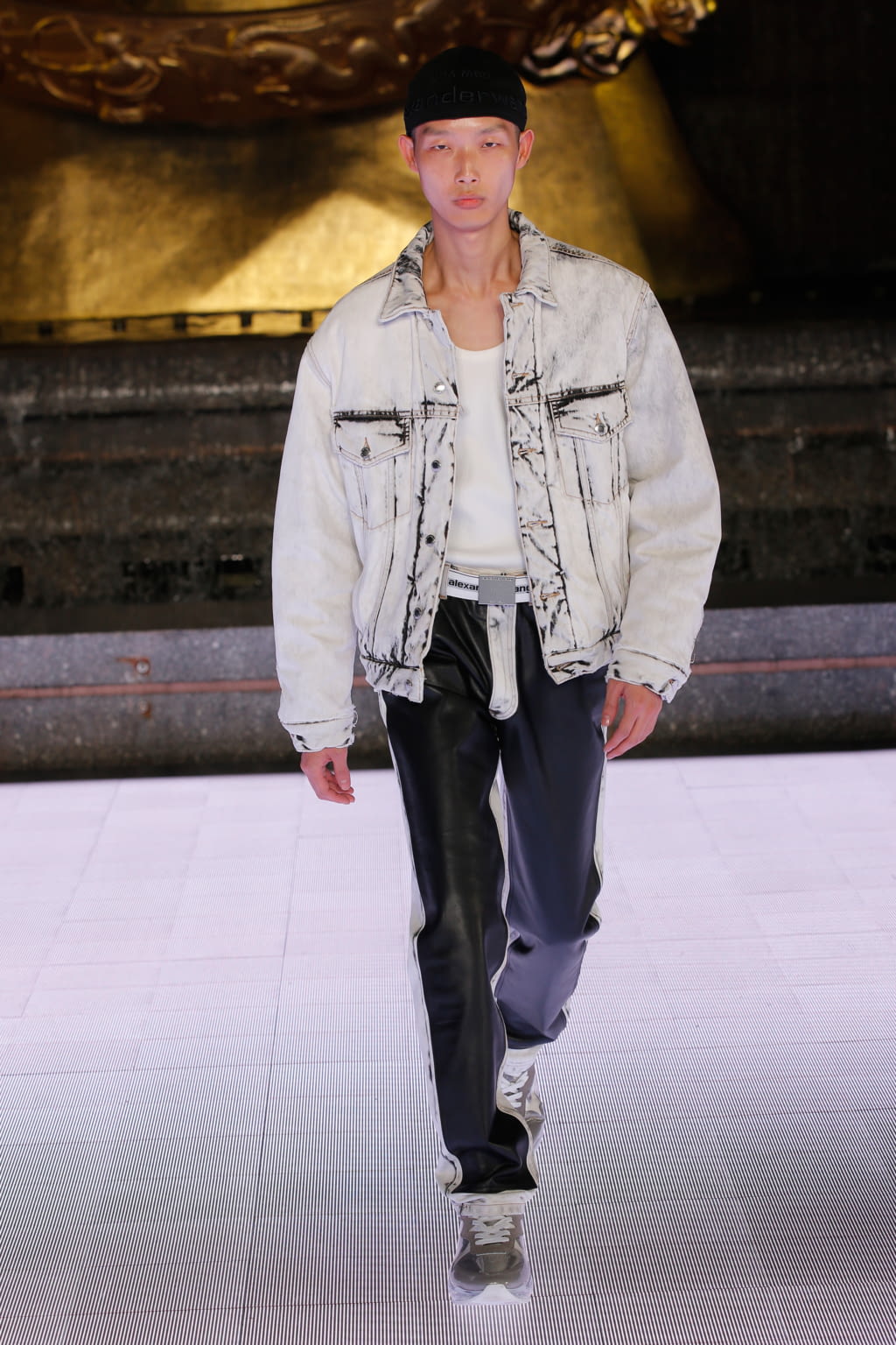 Fashion Week New York Spring/Summer 2020 look 24 from the Alexander Wang collection 女装