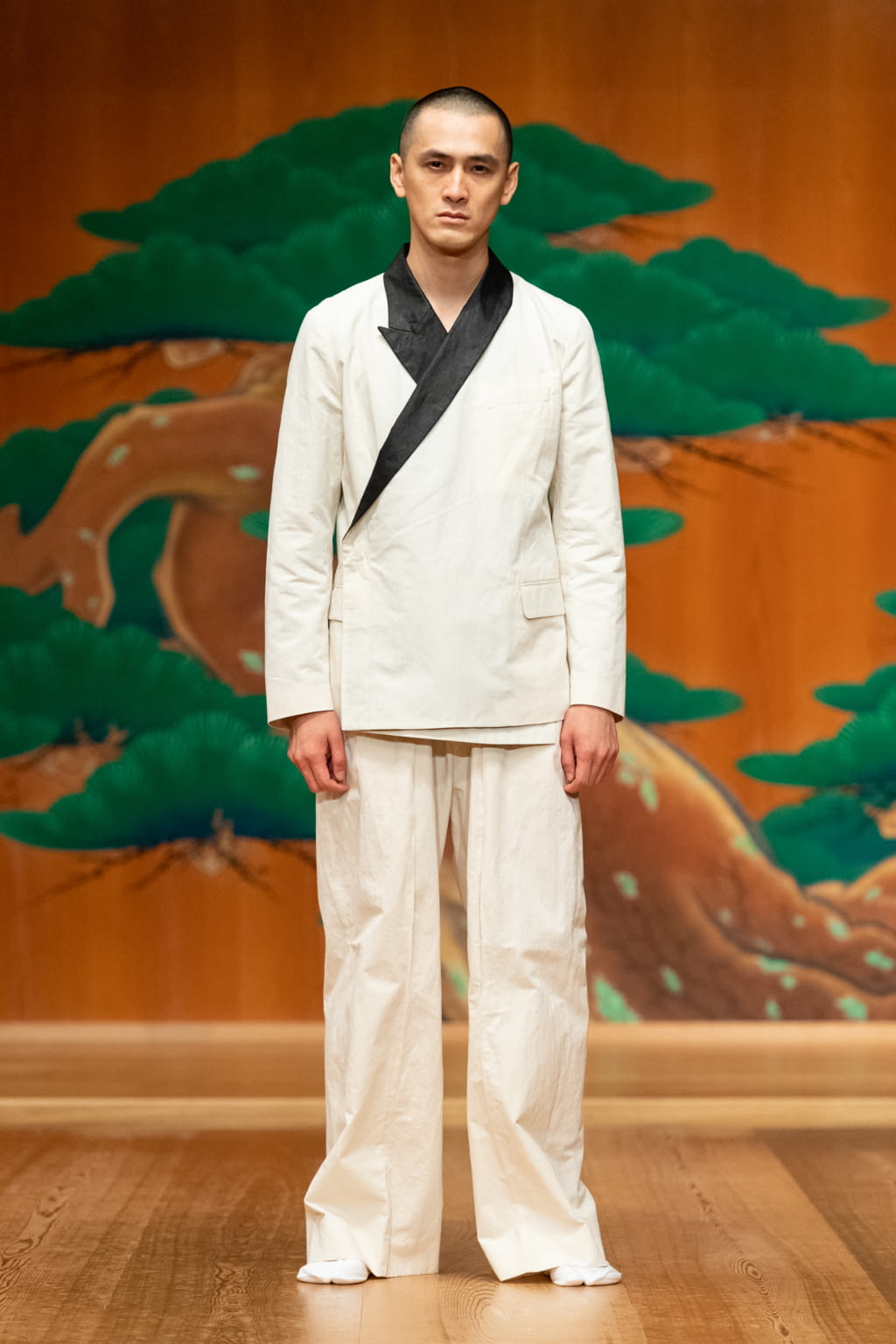 Fashion Week Paris Spring/Summer 2021 look 24 from the Yoshio Kubo collection menswear