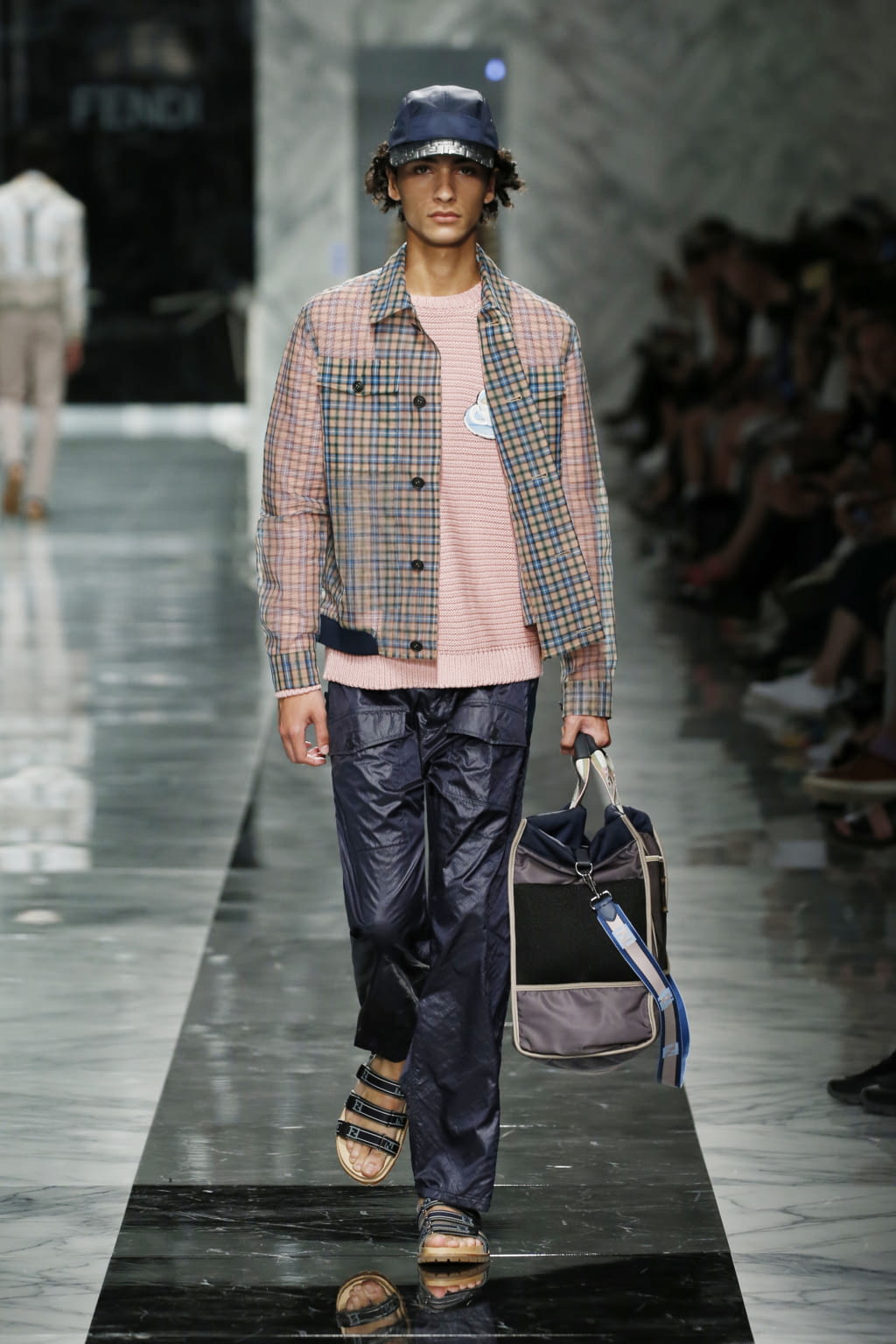 Fashion Week Milan Spring/Summer 2018 look 24 from the Fendi collection 男装