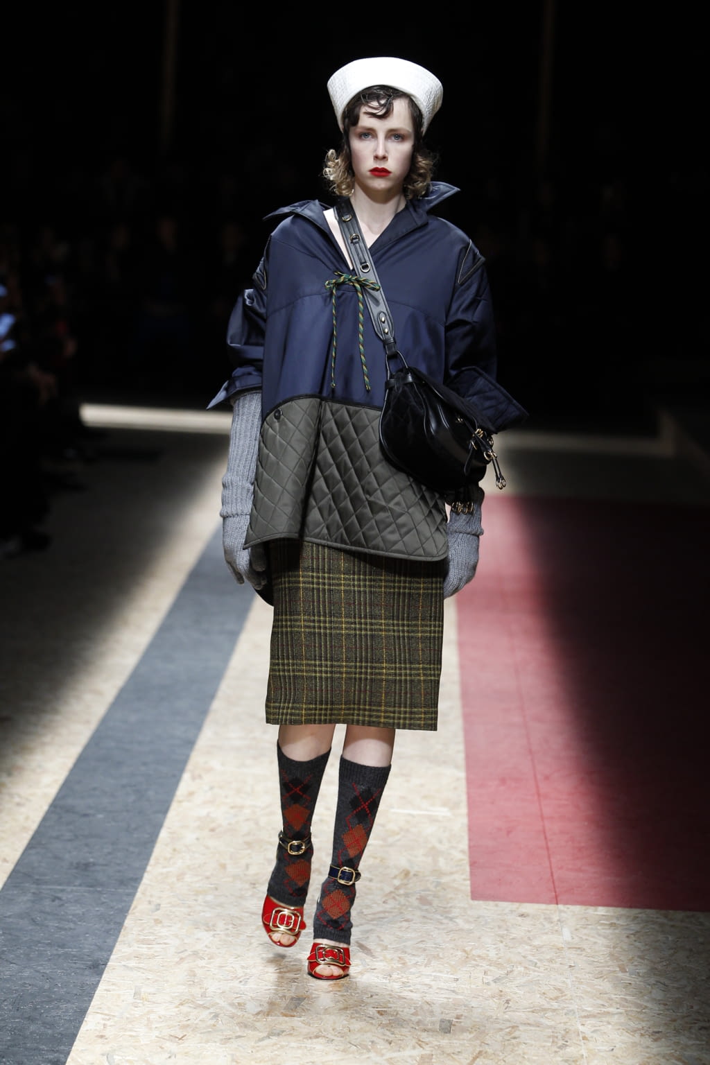 Fashion Week Milan Fall/Winter 2016 look 24 from the Prada collection 女装