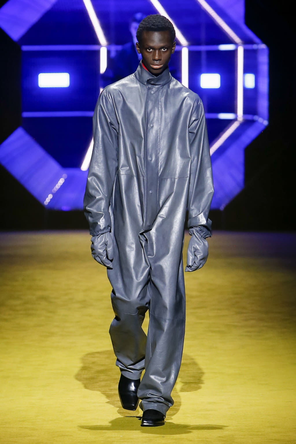 Fashion Week Milan Fall/Winter 2022 look 24 from the Prada collection menswear