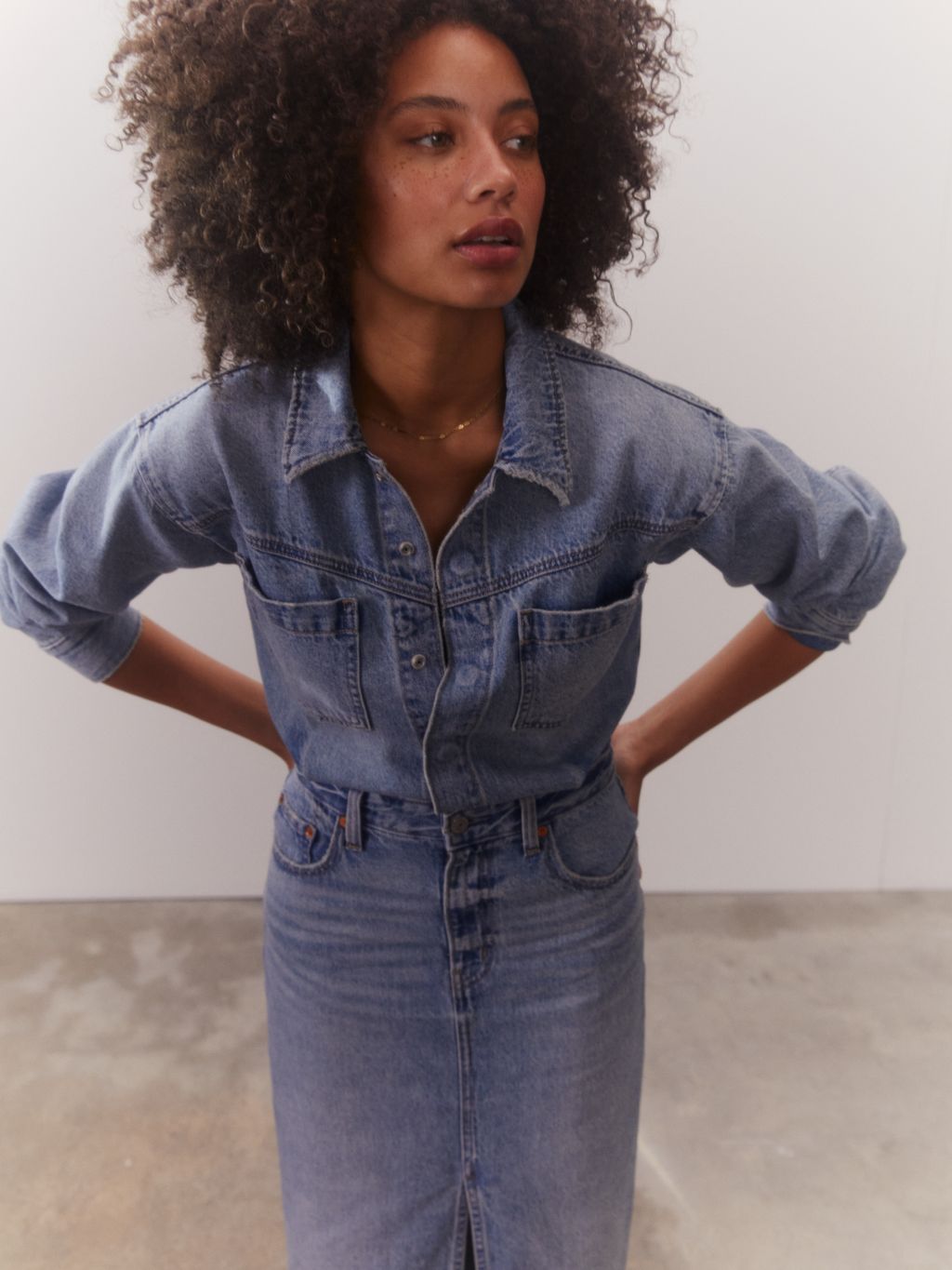 Fashion Week Paris Fall/Winter 2024 look 14 from the Levi’s® RED TAB DENIM LIFESTYLE collection womenswear