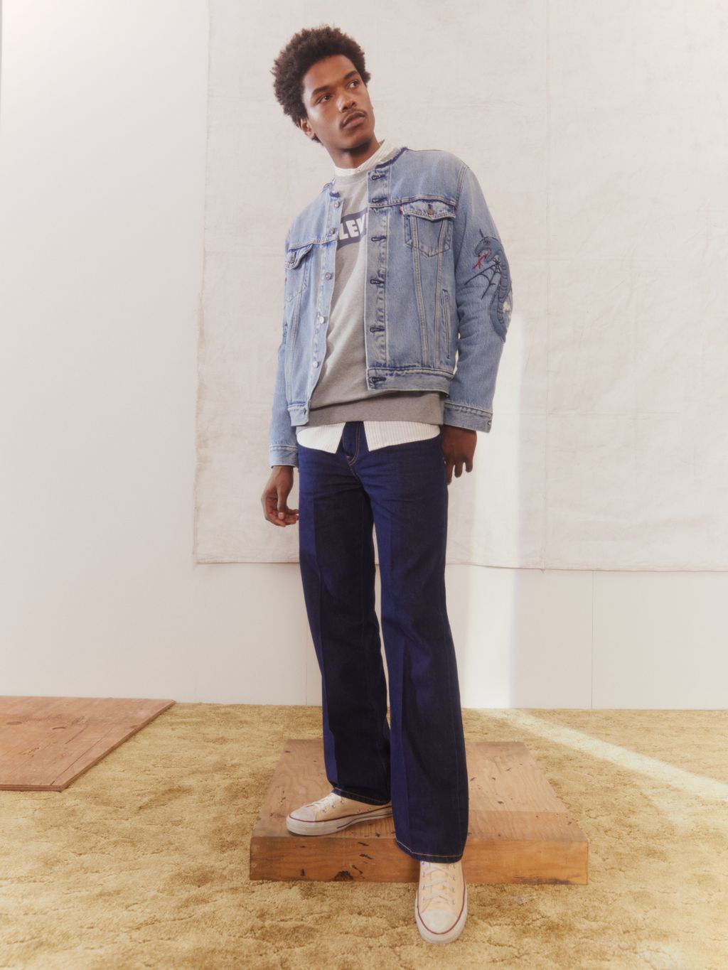 Fashion Week Paris Fall/Winter 2024 look 17 from the Levi’s® RED TAB DENIM LIFESTYLE collection womenswear