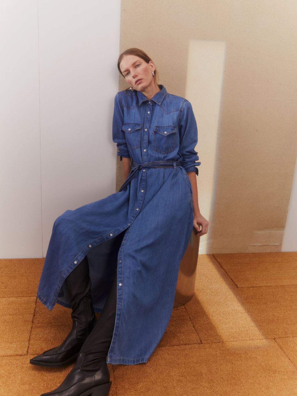 Fashion Week Paris Fall/Winter 2024 look 27 from the Levi’s® collection womenswear