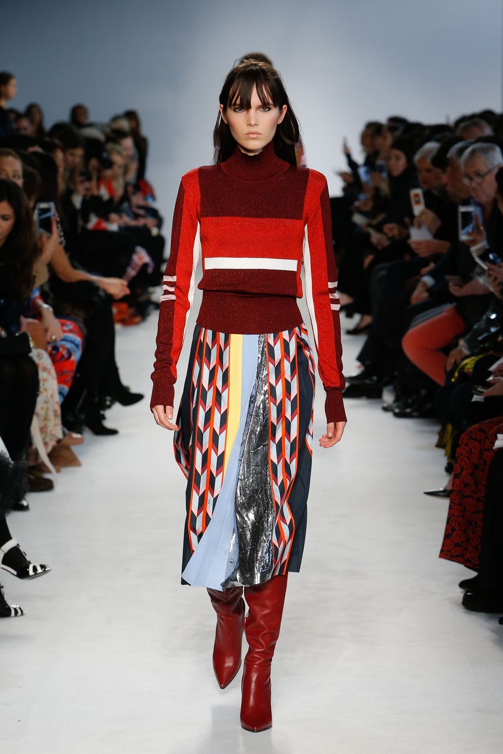 Fashion Week Milan Fall/Winter 2016 look 24 from the Emilio Pucci collection womenswear