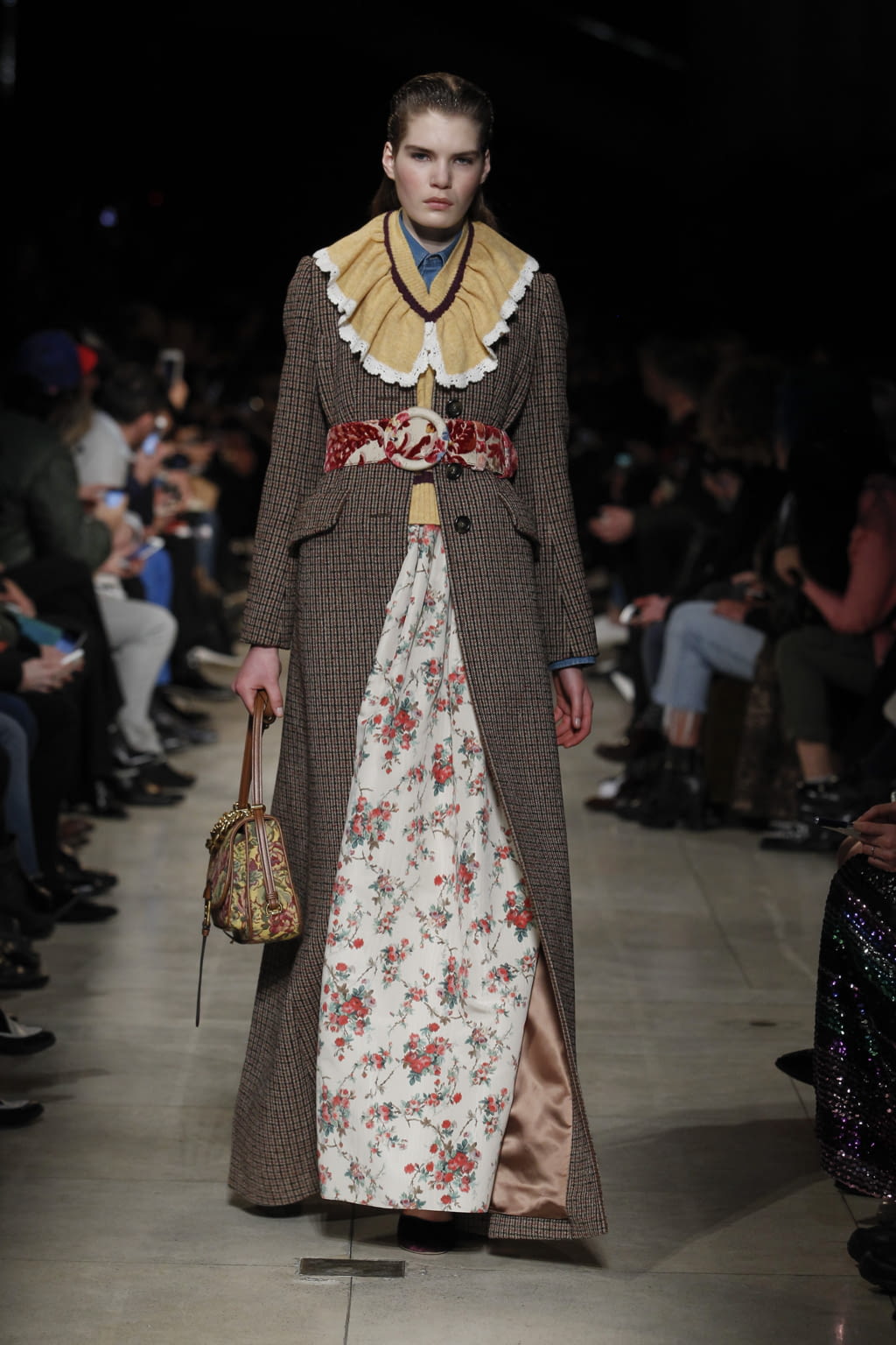 Fashion Week Paris Fall/Winter 2016 look 25 from the Miu Miu collection 女装