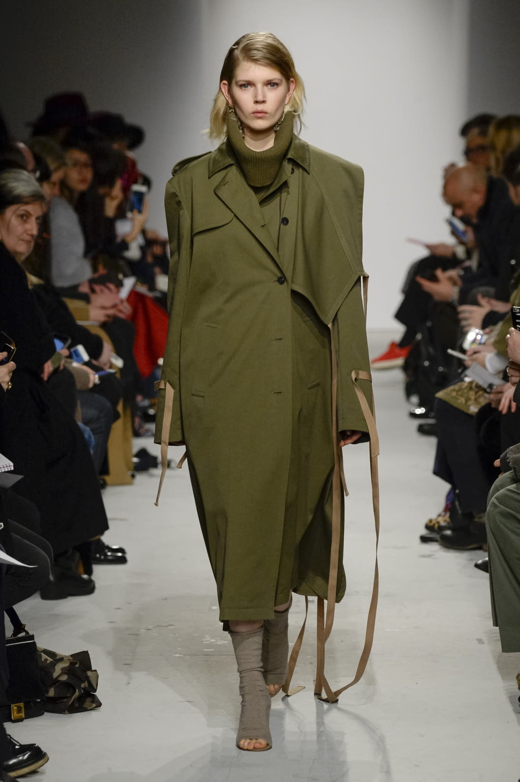 Fashion Week Milan Fall/Winter 2016 look 25 from the Ports 1961 collection womenswear